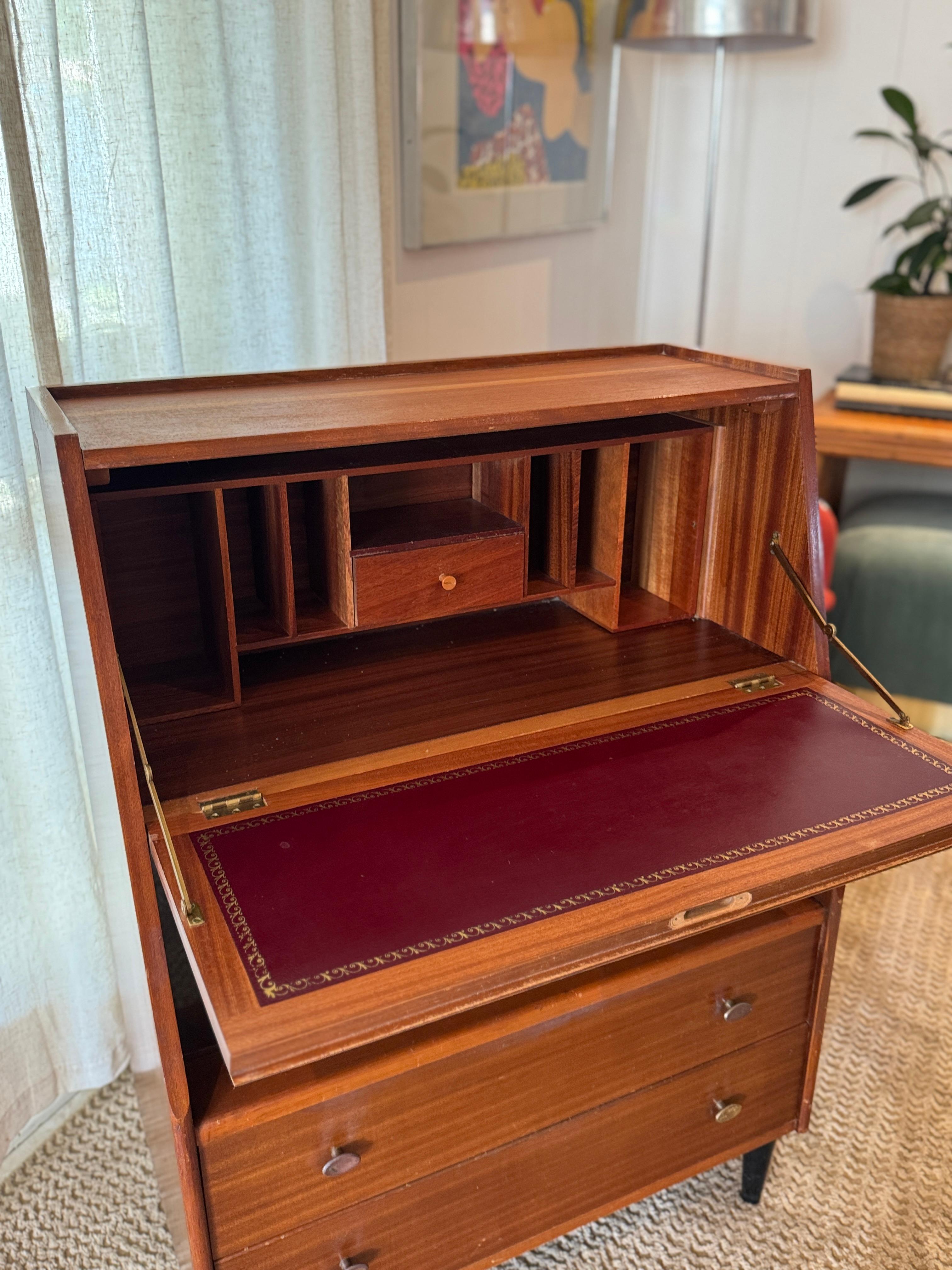 Meuble de bureau moderne du milieu du siècle dernier, fabriqué par Lebus, vers les années 1960. en vente 5