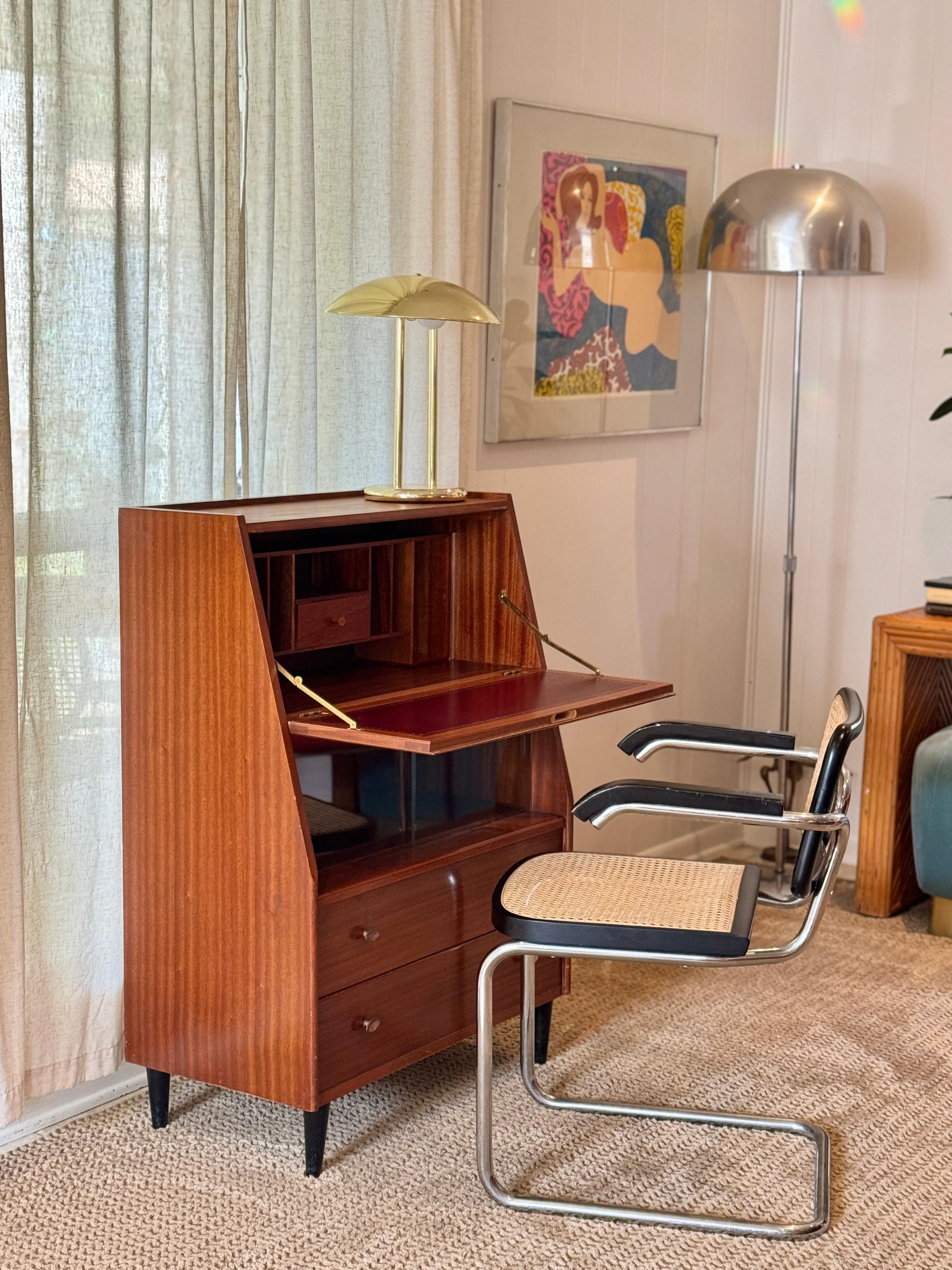 Milieu du XXe siècle Meuble de bureau moderne du milieu du siècle dernier, fabriqué par Lebus, vers les années 1960. en vente