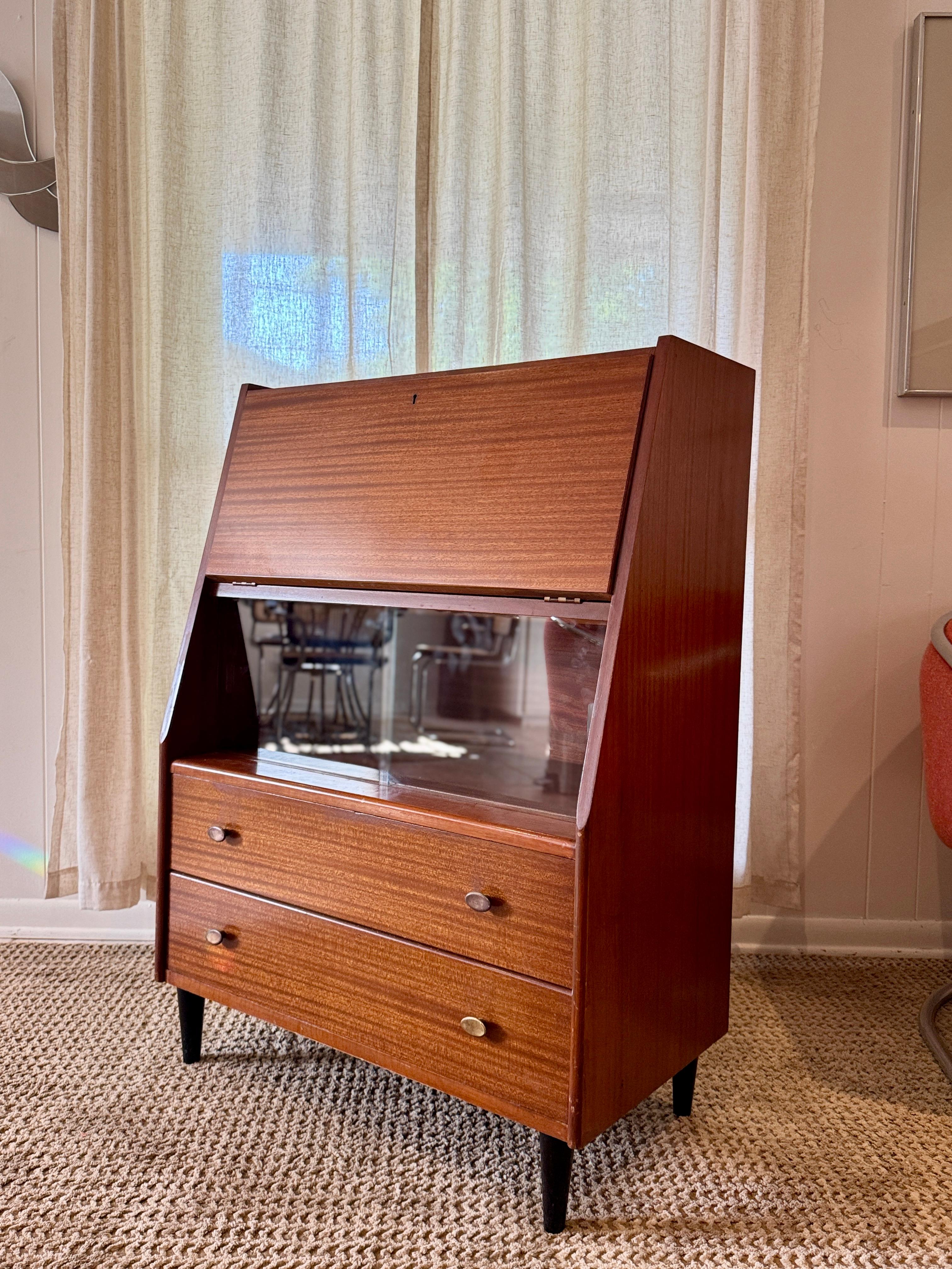 Meuble de bureau moderne du milieu du siècle dernier, fabriqué par Lebus, vers les années 1960. en vente 1