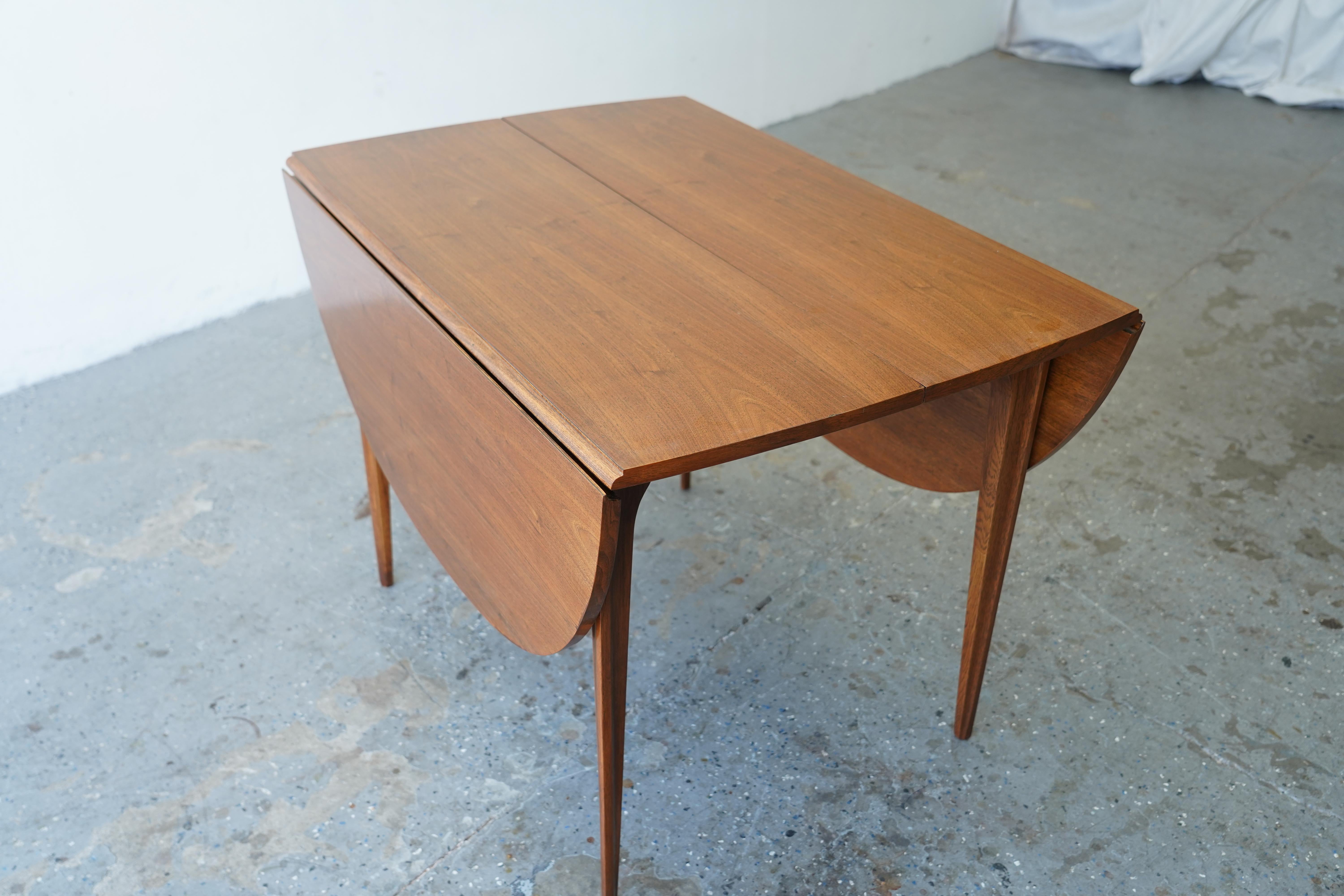 Moderner Esstisch mit hängenden Blättern aus der Mitte des Jahrhunderts von Broyhill Brasilia  Professionell im Angebot 10