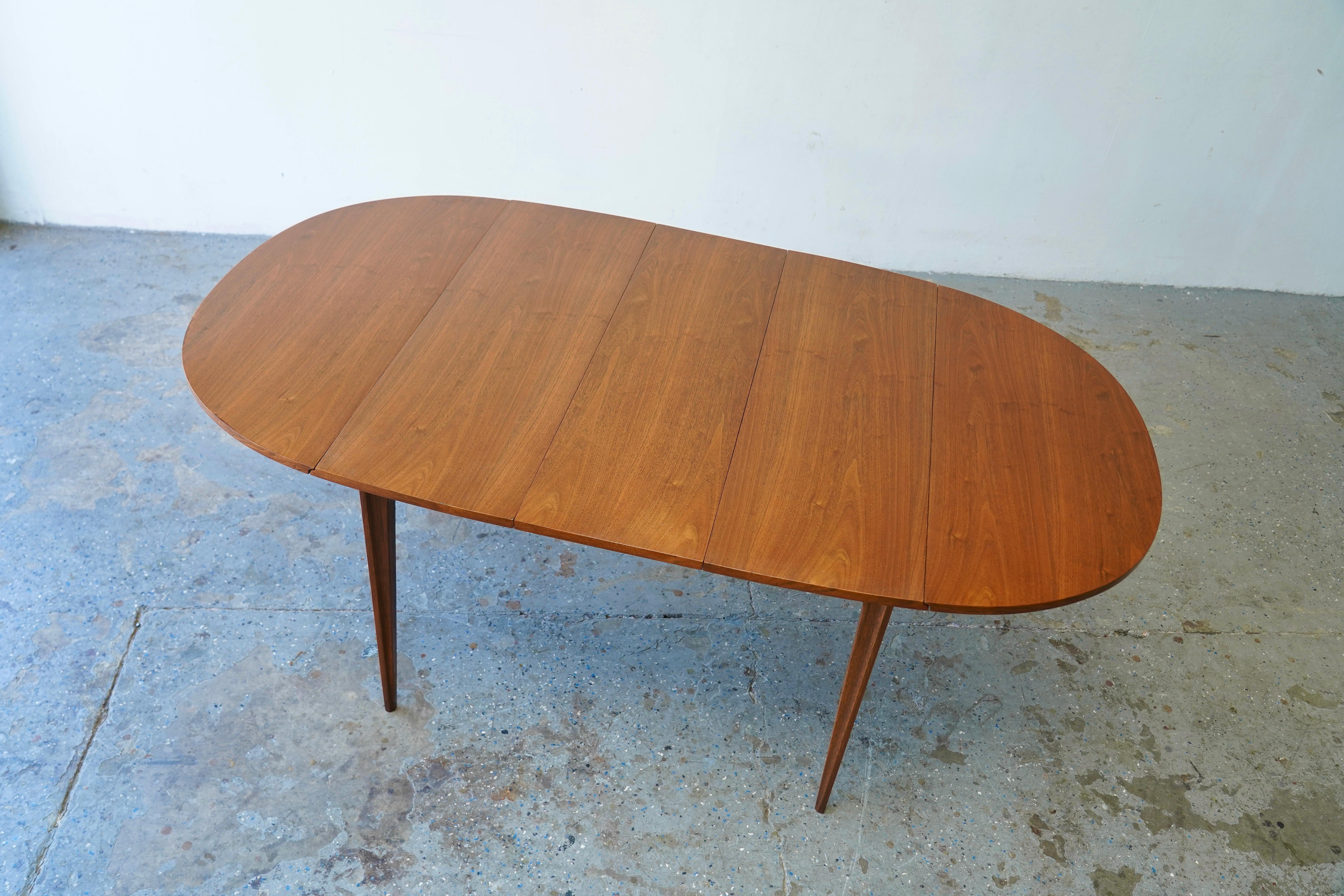 Moderner Esstisch mit hängenden Blättern aus der Mitte des Jahrhunderts von Broyhill Brasilia  Professionell (Moderne der Mitte des Jahrhunderts) im Angebot