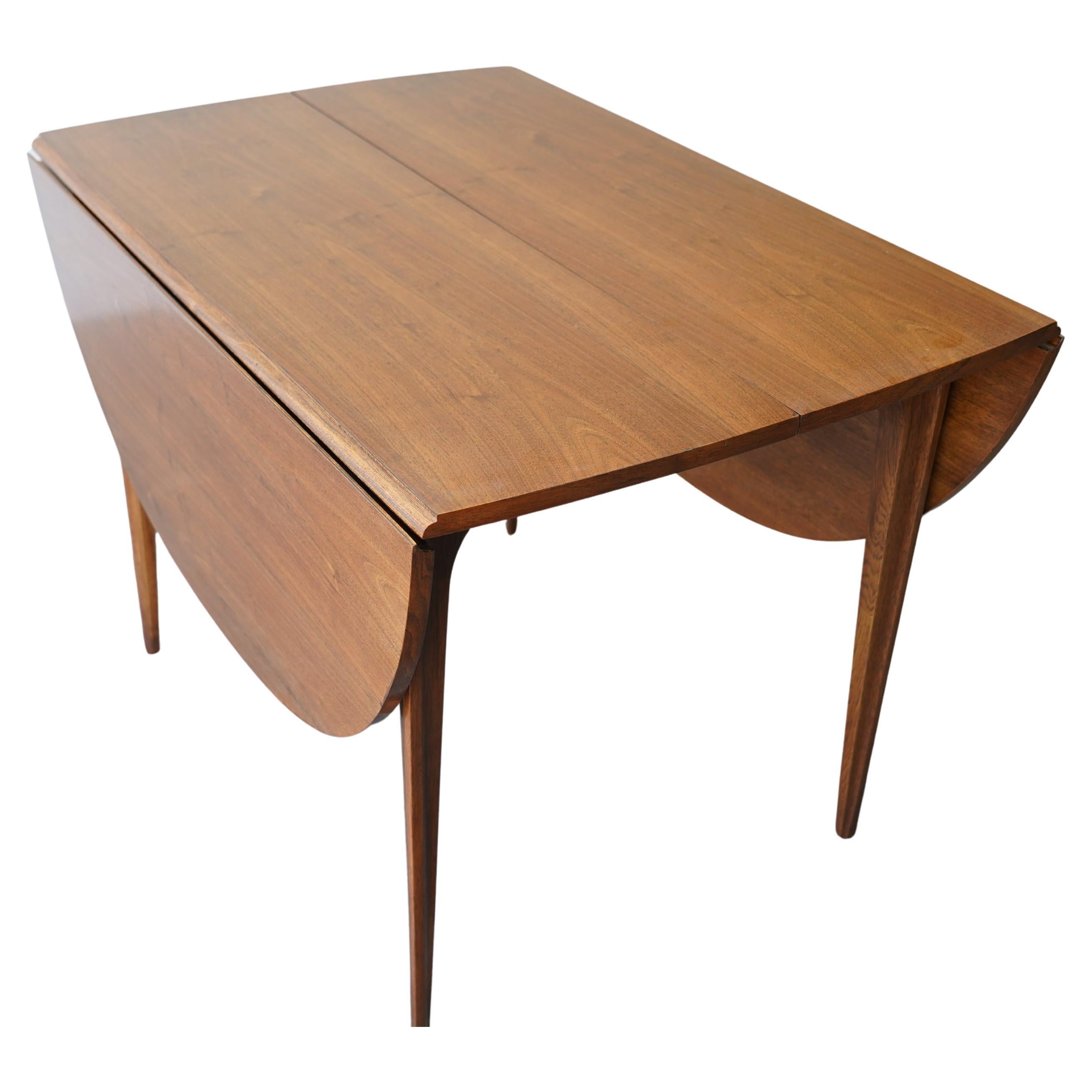 Moderner Esstisch mit hängenden Blättern aus der Mitte des Jahrhunderts von Broyhill Brasilia  Professionell im Angebot