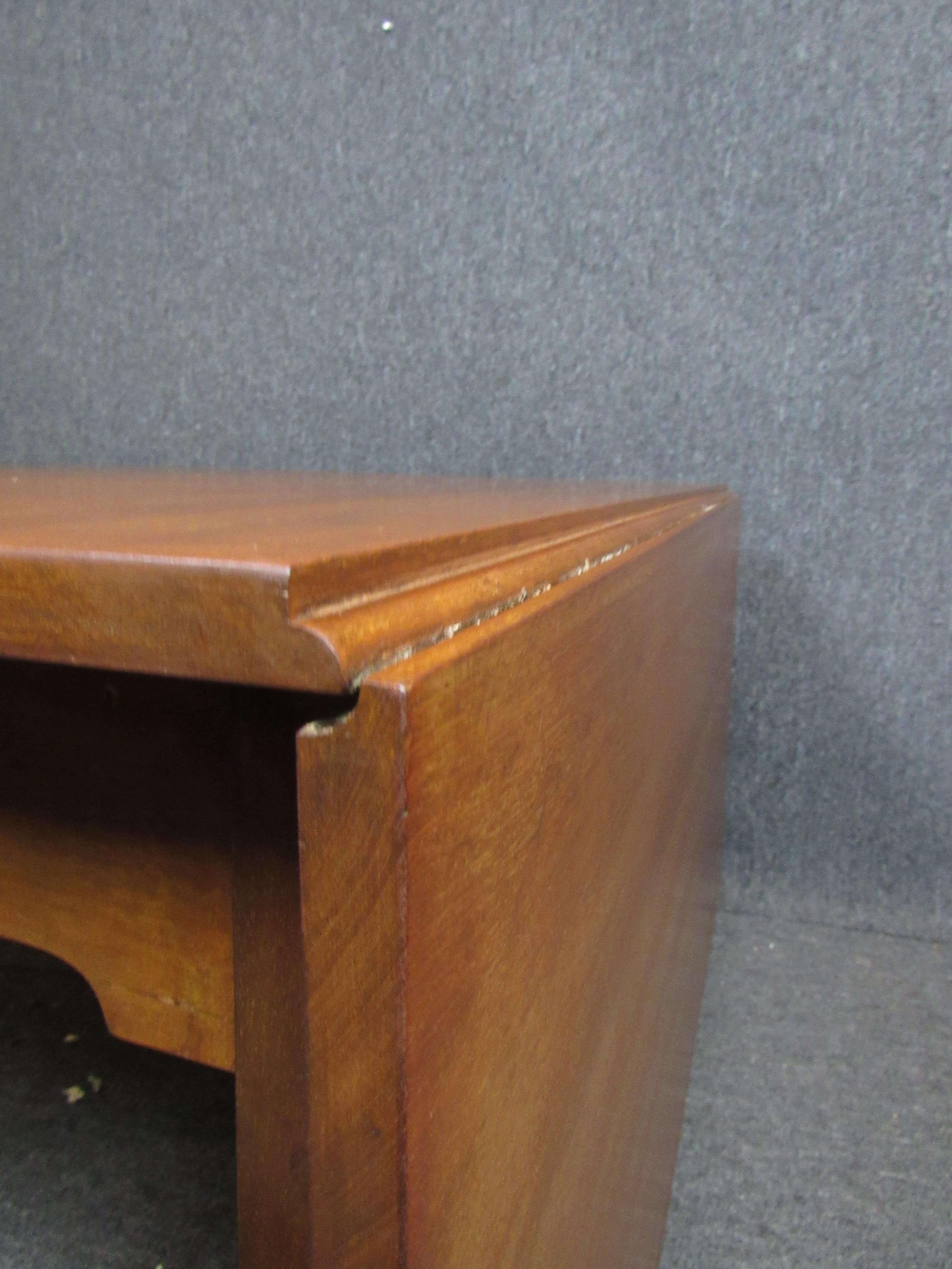 Wood Mid-Century Modern Drop Leaf Dining Table For Sale