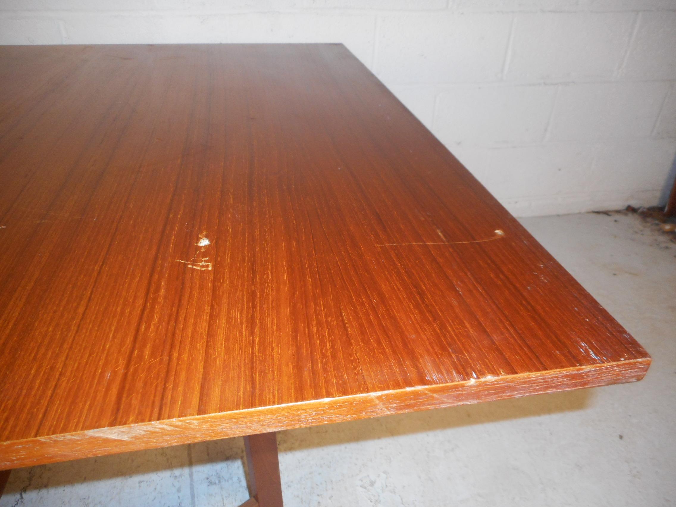 Mid-Century Modern Drop-Leaf Table and Slat Folding Chairs 6