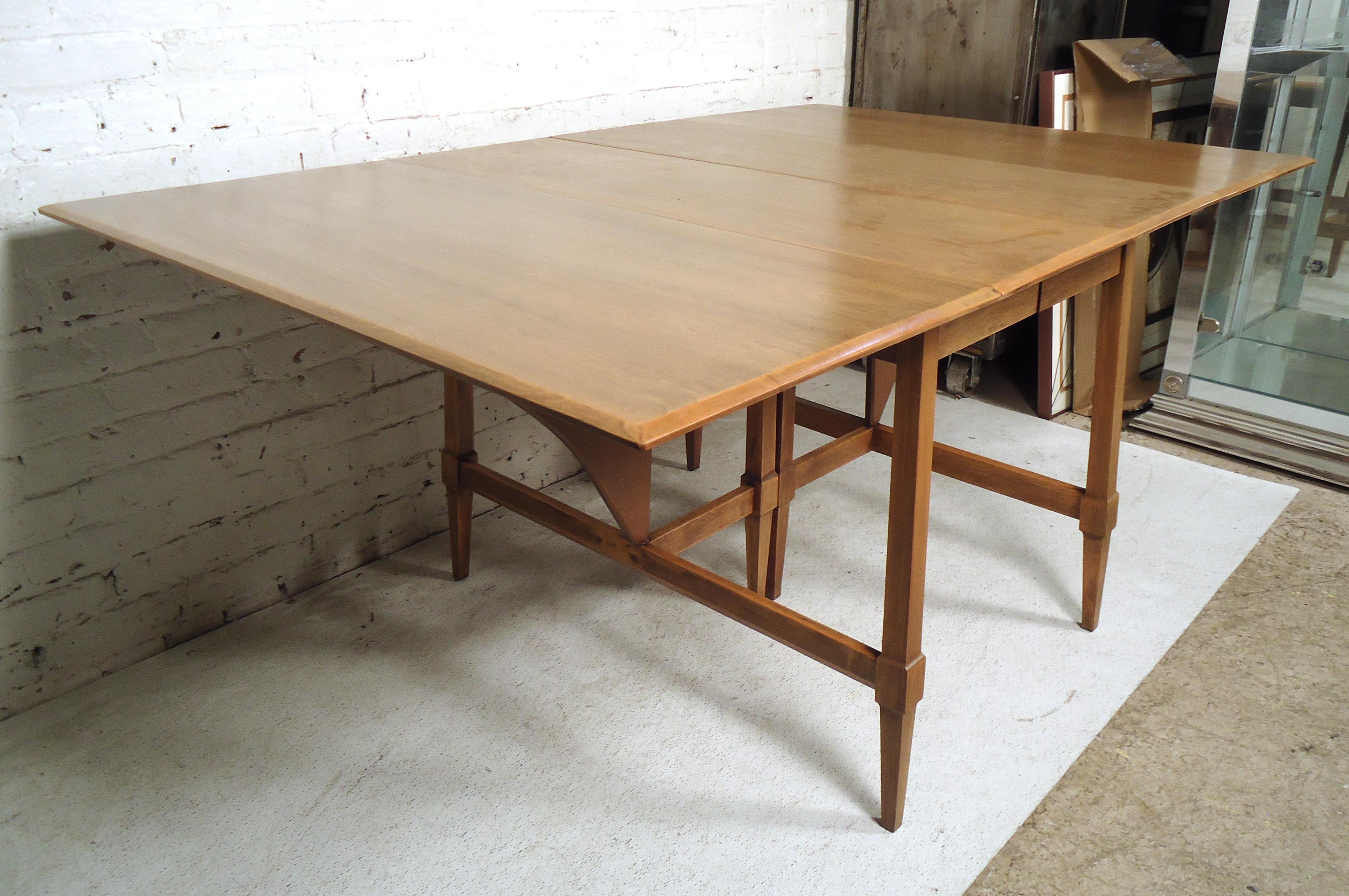 Mid-20th Century Mid-Century Modern Drop Leaf Table