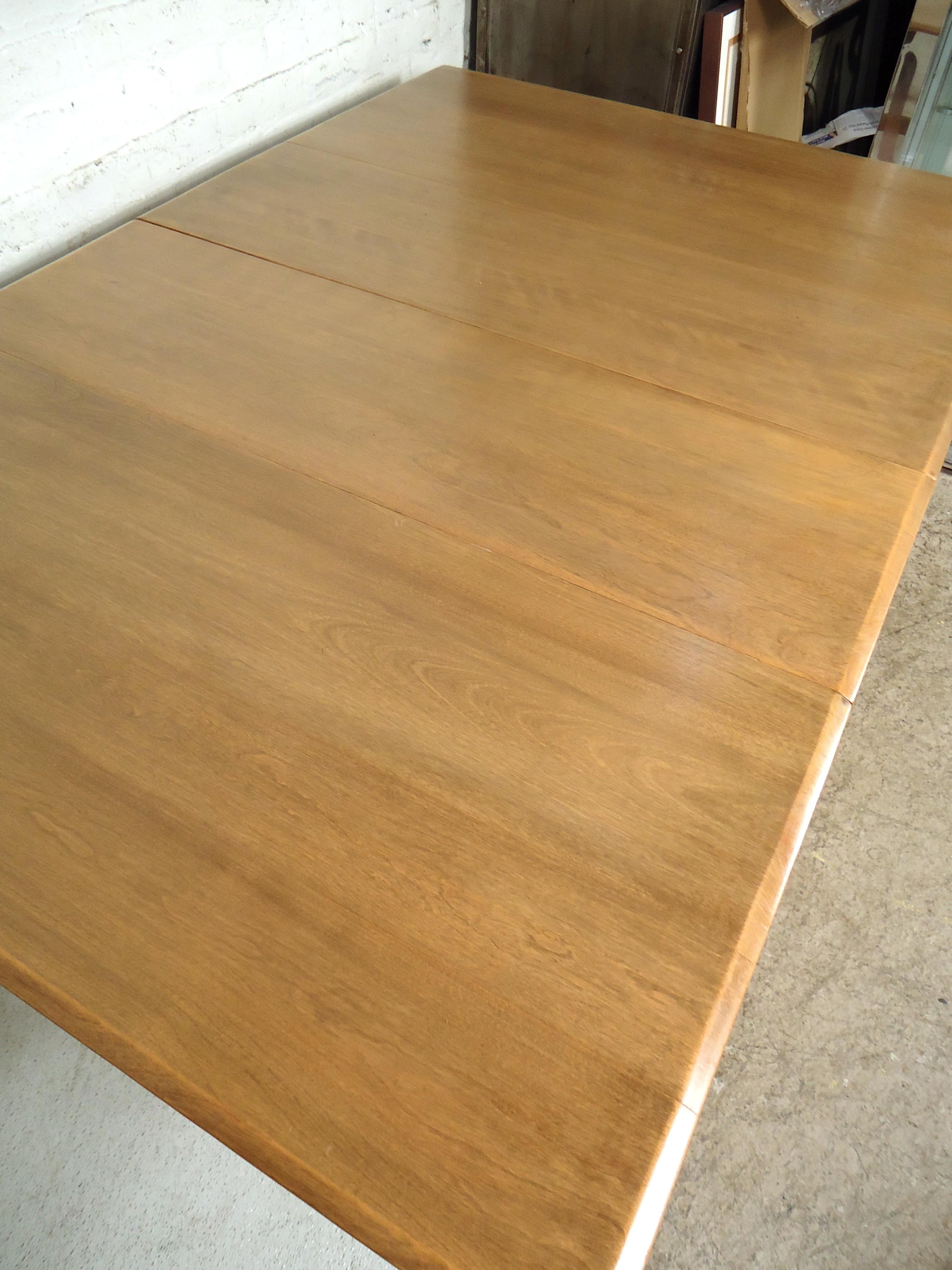 Wood Mid-Century Modern Drop Leaf Table