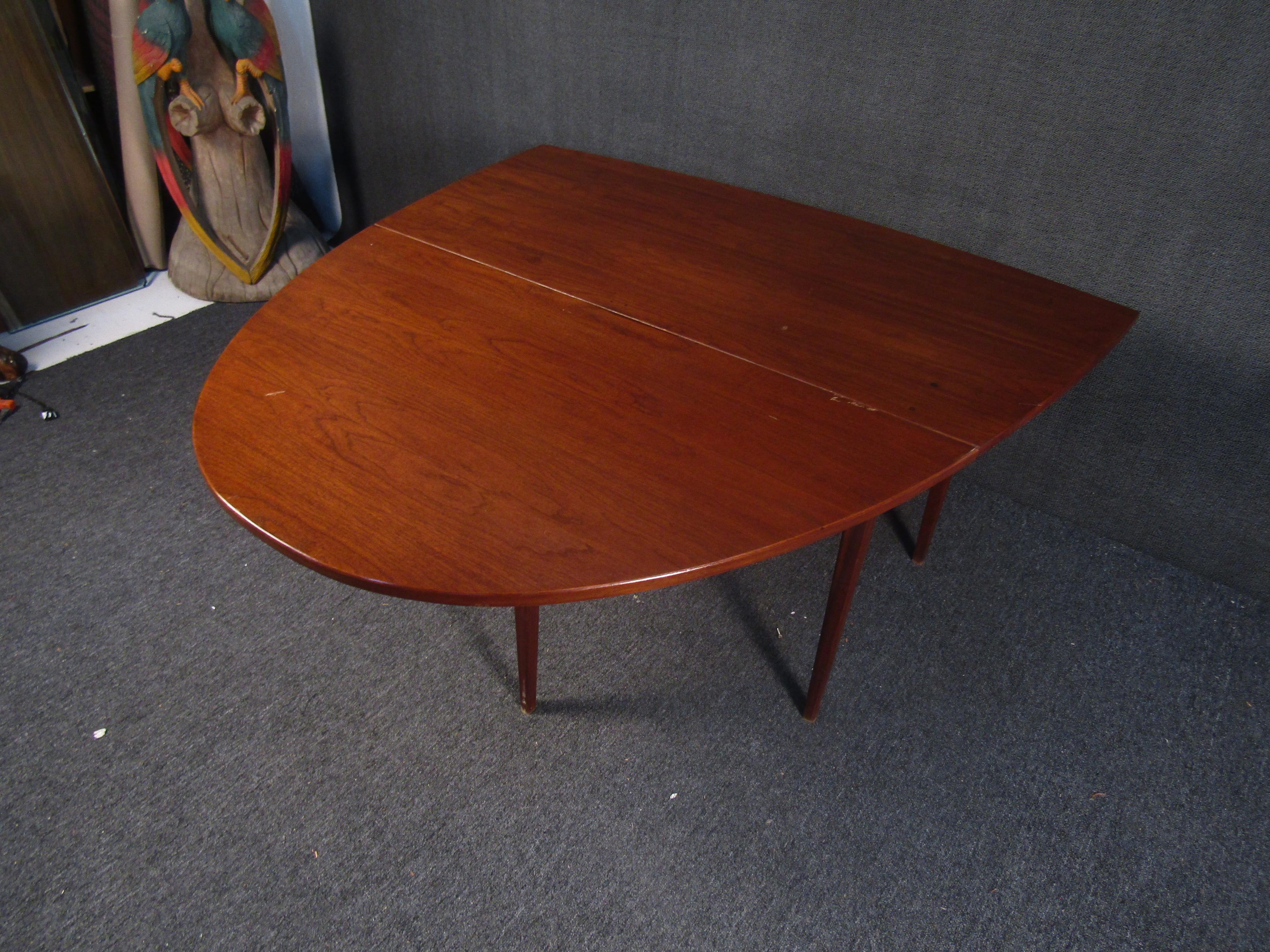 Jack Cartwright for Founders Drop Leaf Guitar Pick Dining Table In Good Condition In Brooklyn, NY