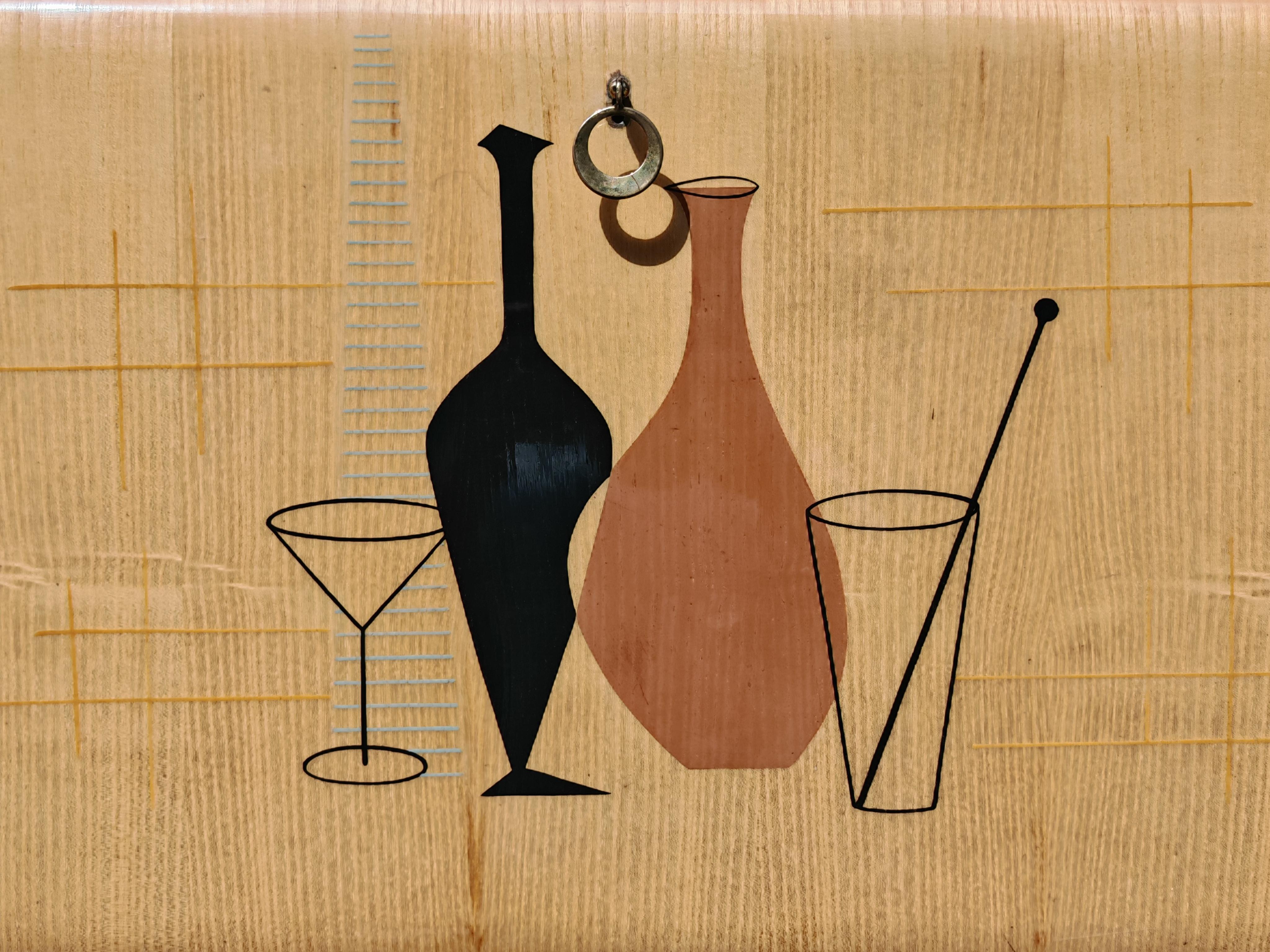 Mid Century Modern Dry Bar Cabinet done in mahogany, Italy 1950s In Good Condition For Sale In Beograd, RS