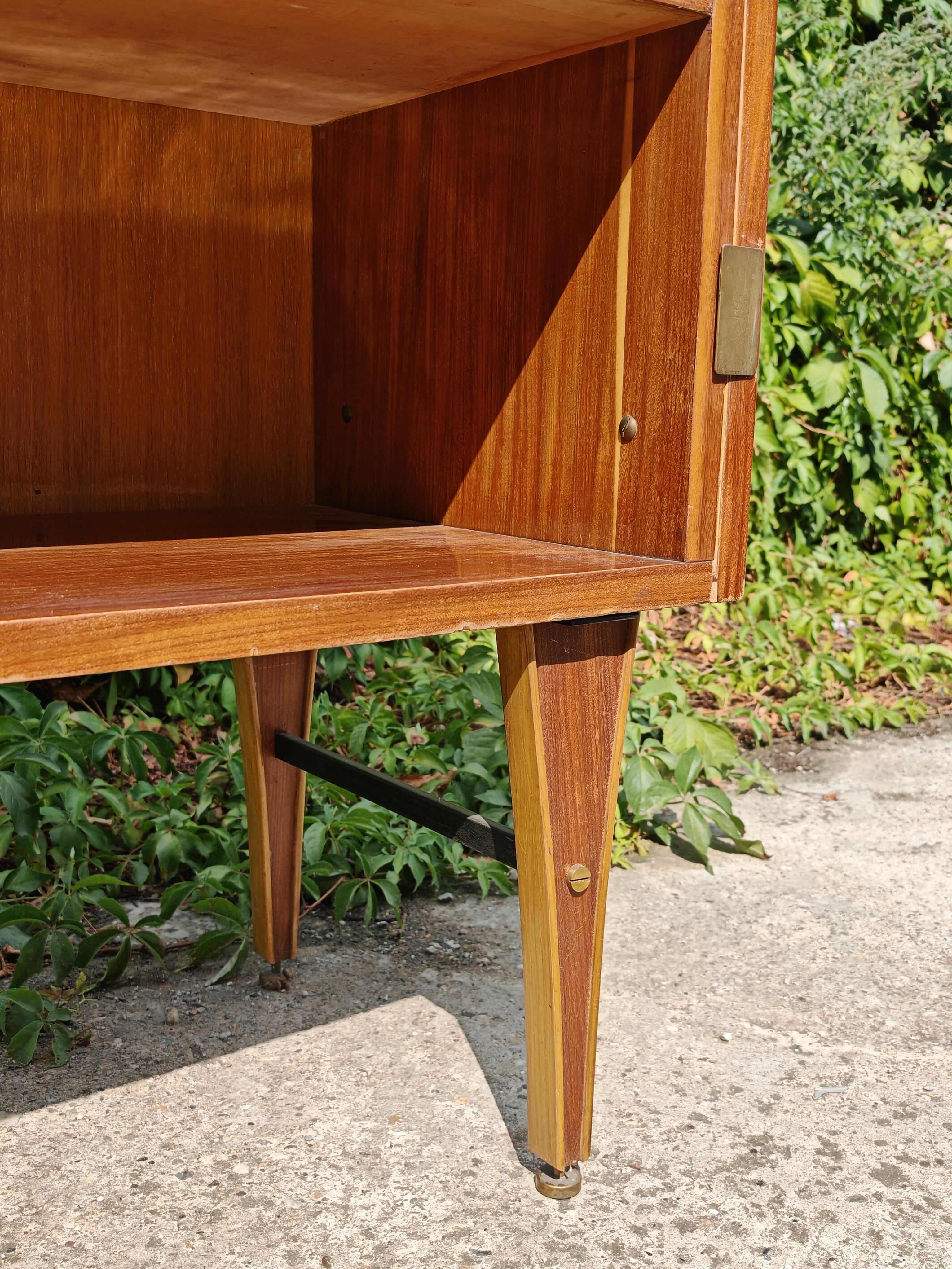 Mid Century Modern Dry Bar Cabinet done in mahogany, Italy 1950s For Sale 2