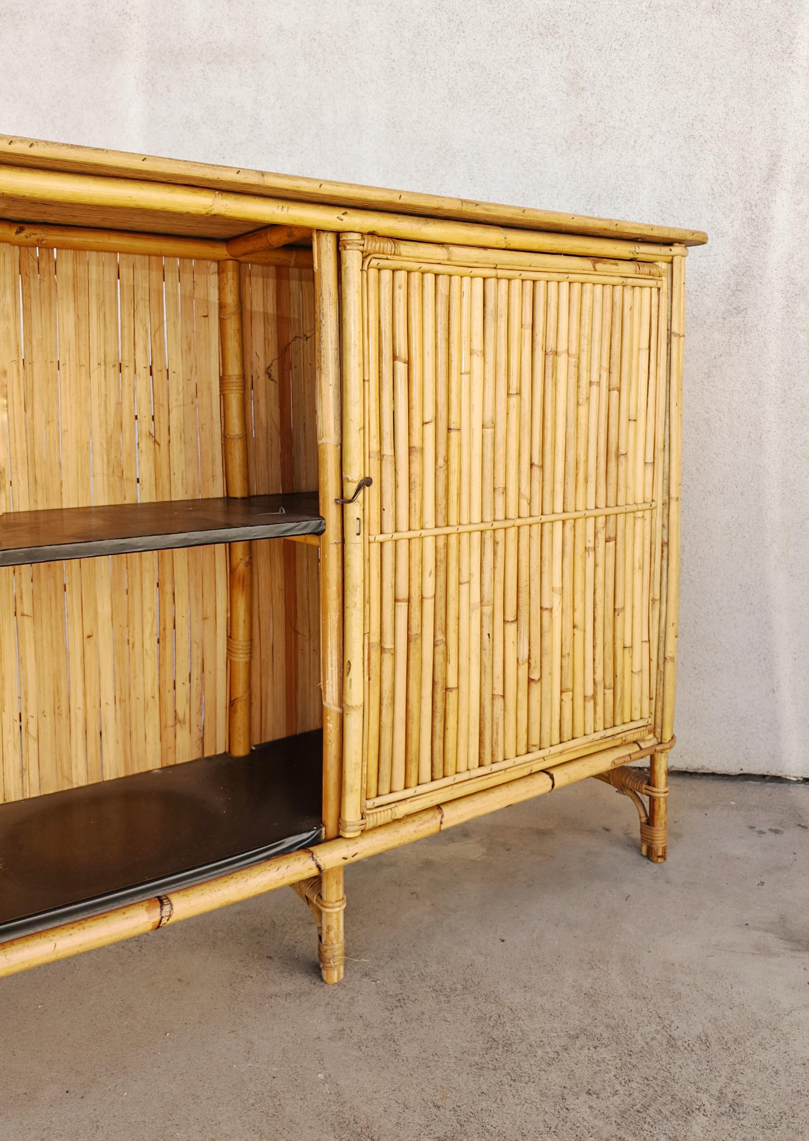 Mid Century Modern Dry Bar done in bamboo, design attr. to Tito Agnoli For Sale 3