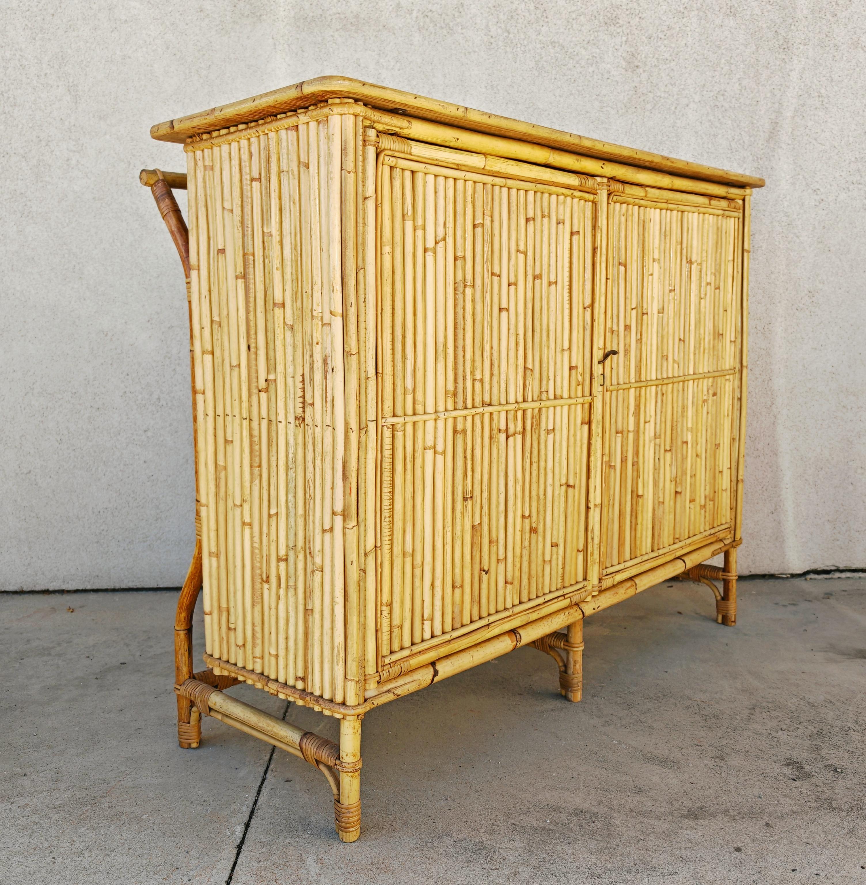 Mid Century Modern Dry Bar done in bamboo, design attr. to Tito Agnoli For Sale 2