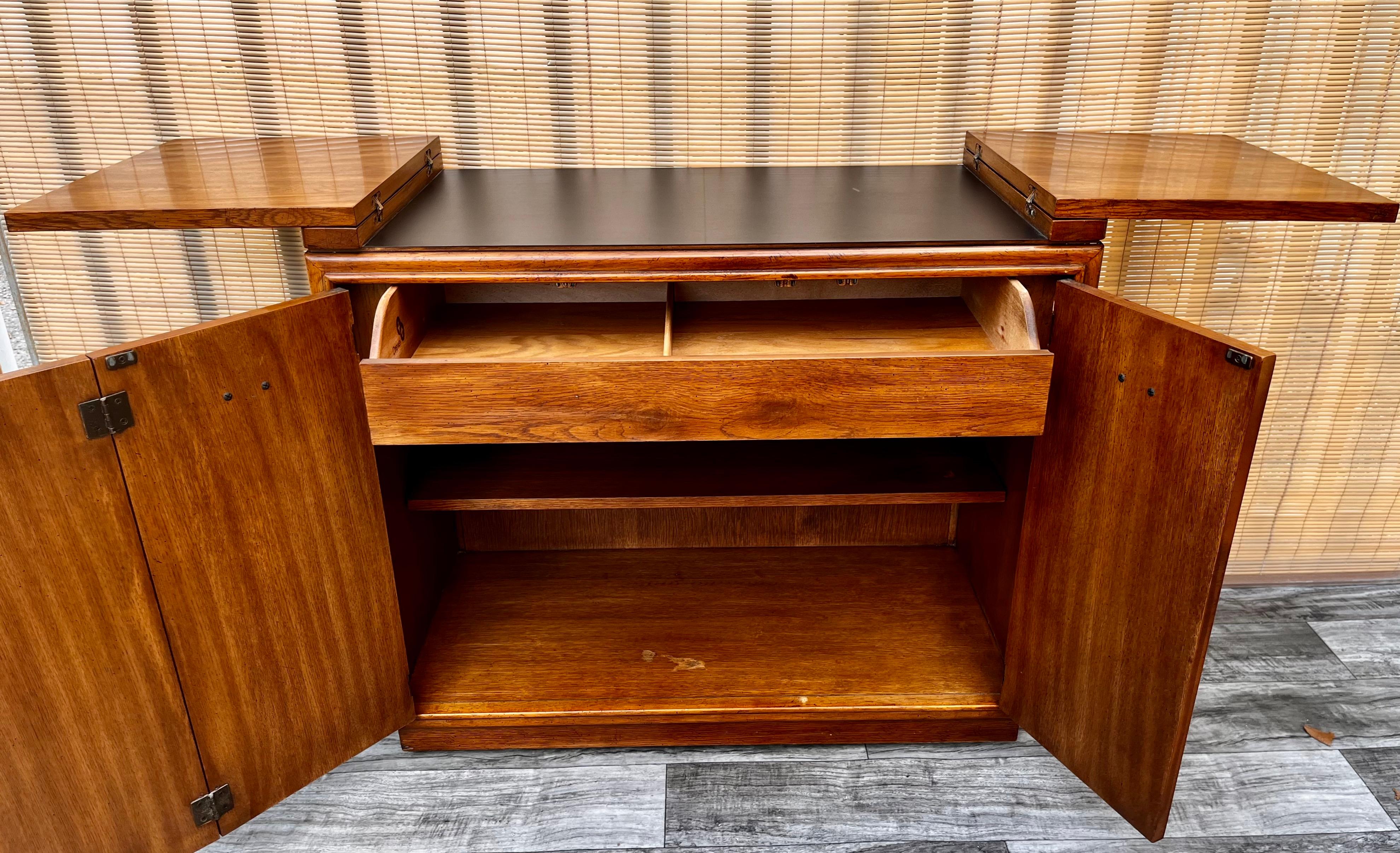 Carrello bar/server moderno di metà secolo di Drexel Furniture, circa 1960 in vendita 5