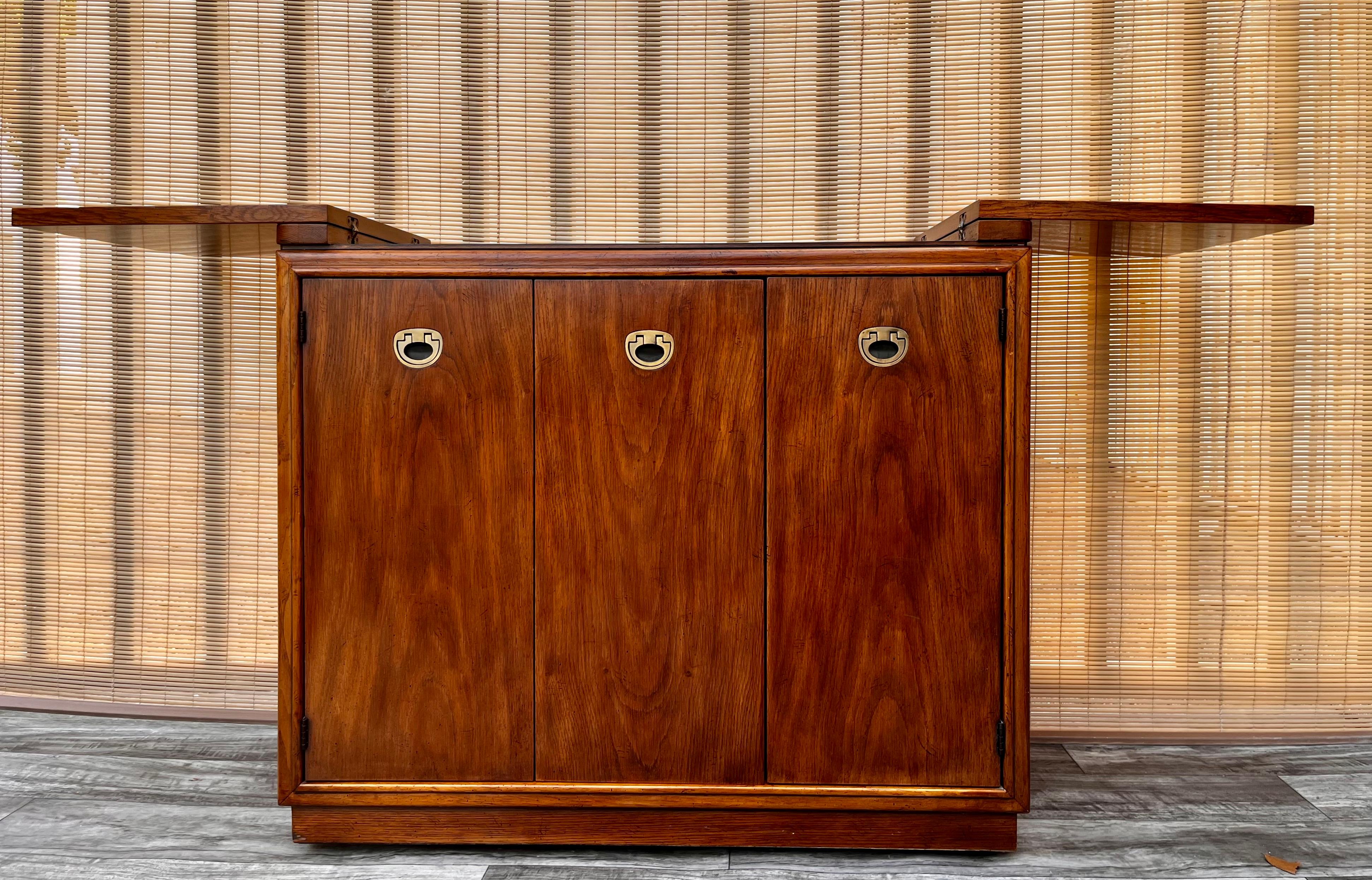 Carrello bar/server moderno di metà secolo di Drexel Furniture, circa 1960 in vendita 6