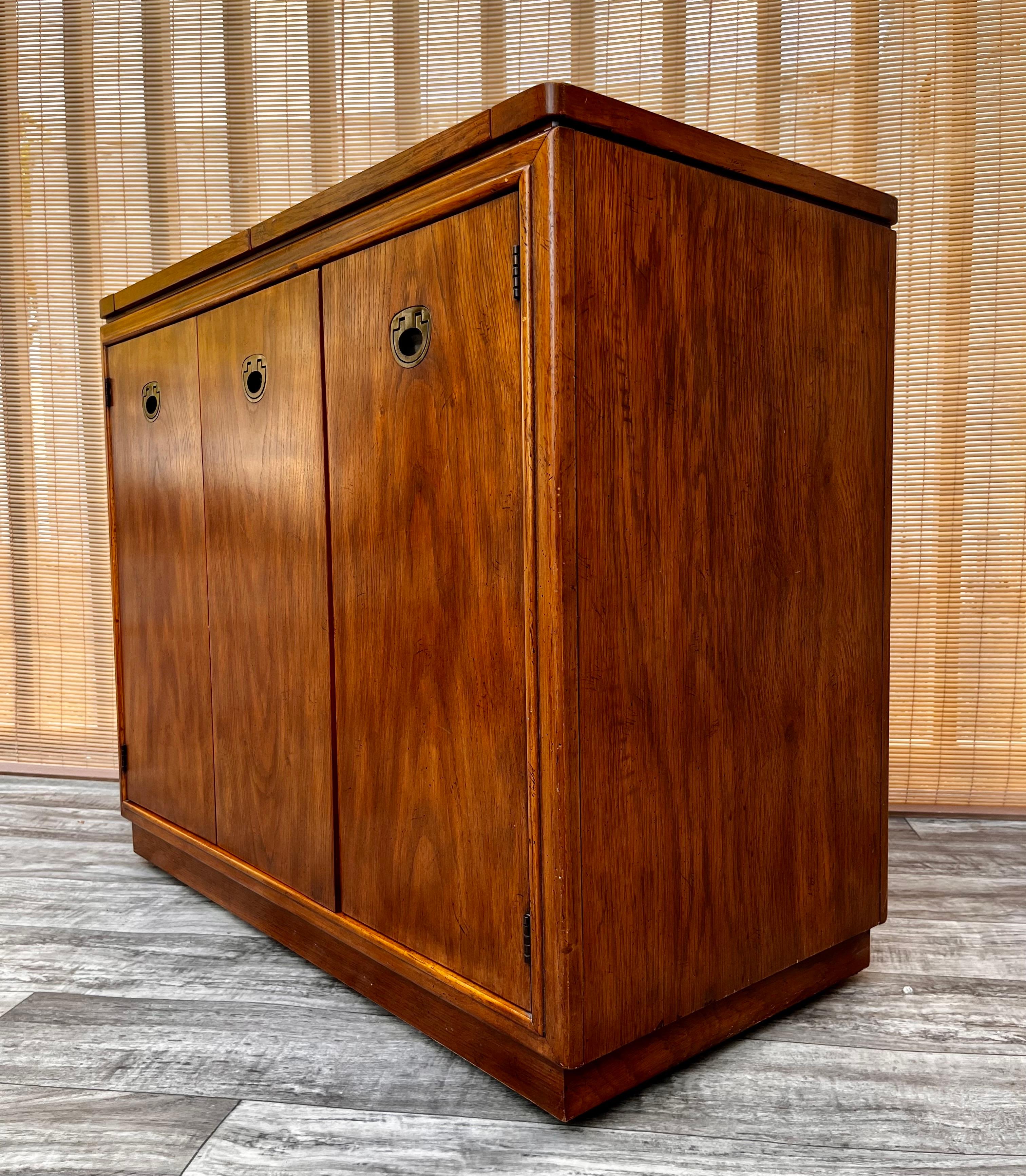 Metà XX secolo Carrello bar/server moderno di metà secolo di Drexel Furniture, circa 1960 in vendita
