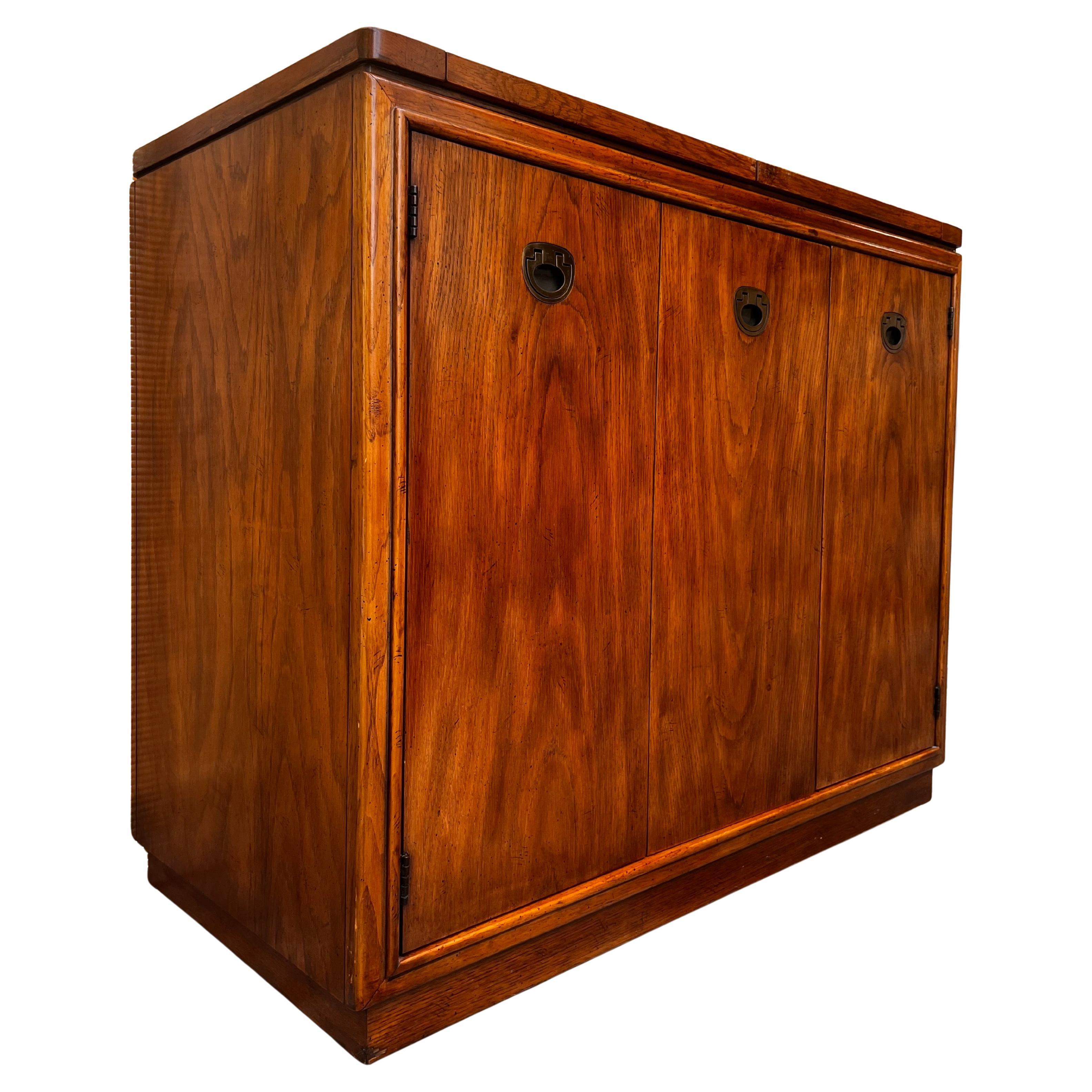 Carrito de Bar / Servidor Seco Moderno de Mediados de Siglo de Drexel Furniture, Circa 1960s