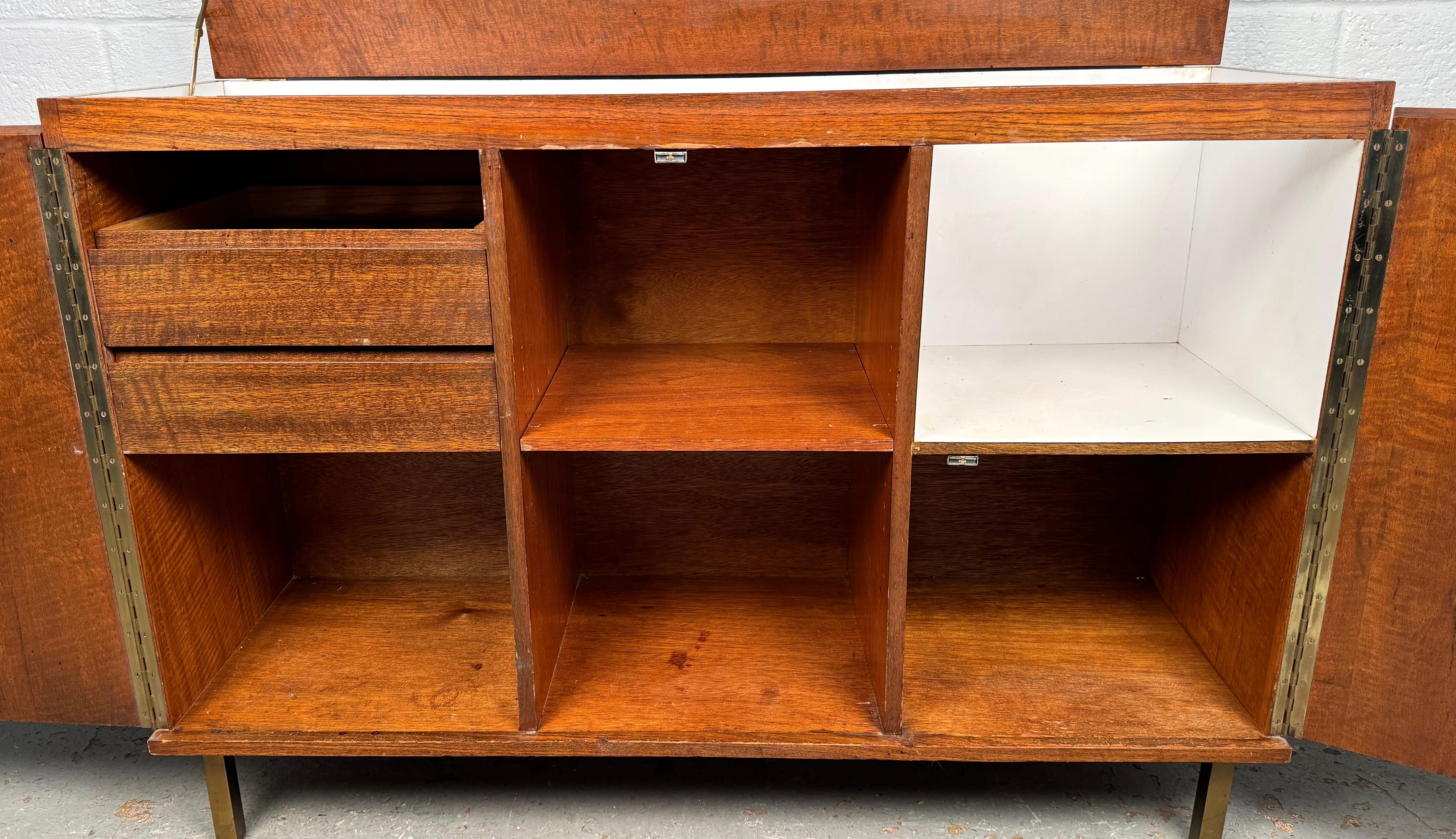 Buffet de bar à sec moderne du milieu du siècle en vente 3