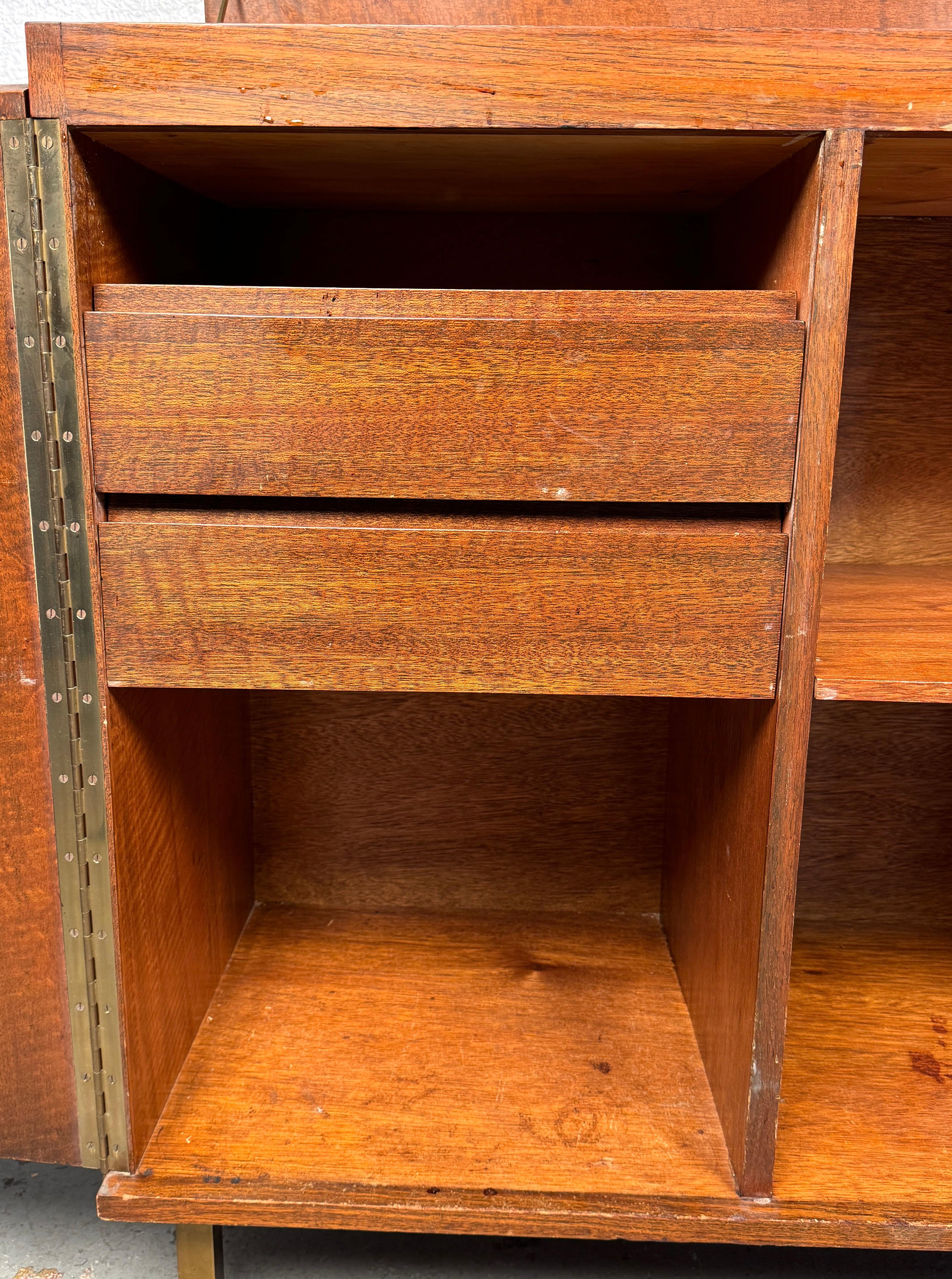 Buffet de bar à sec moderne du milieu du siècle en vente 7