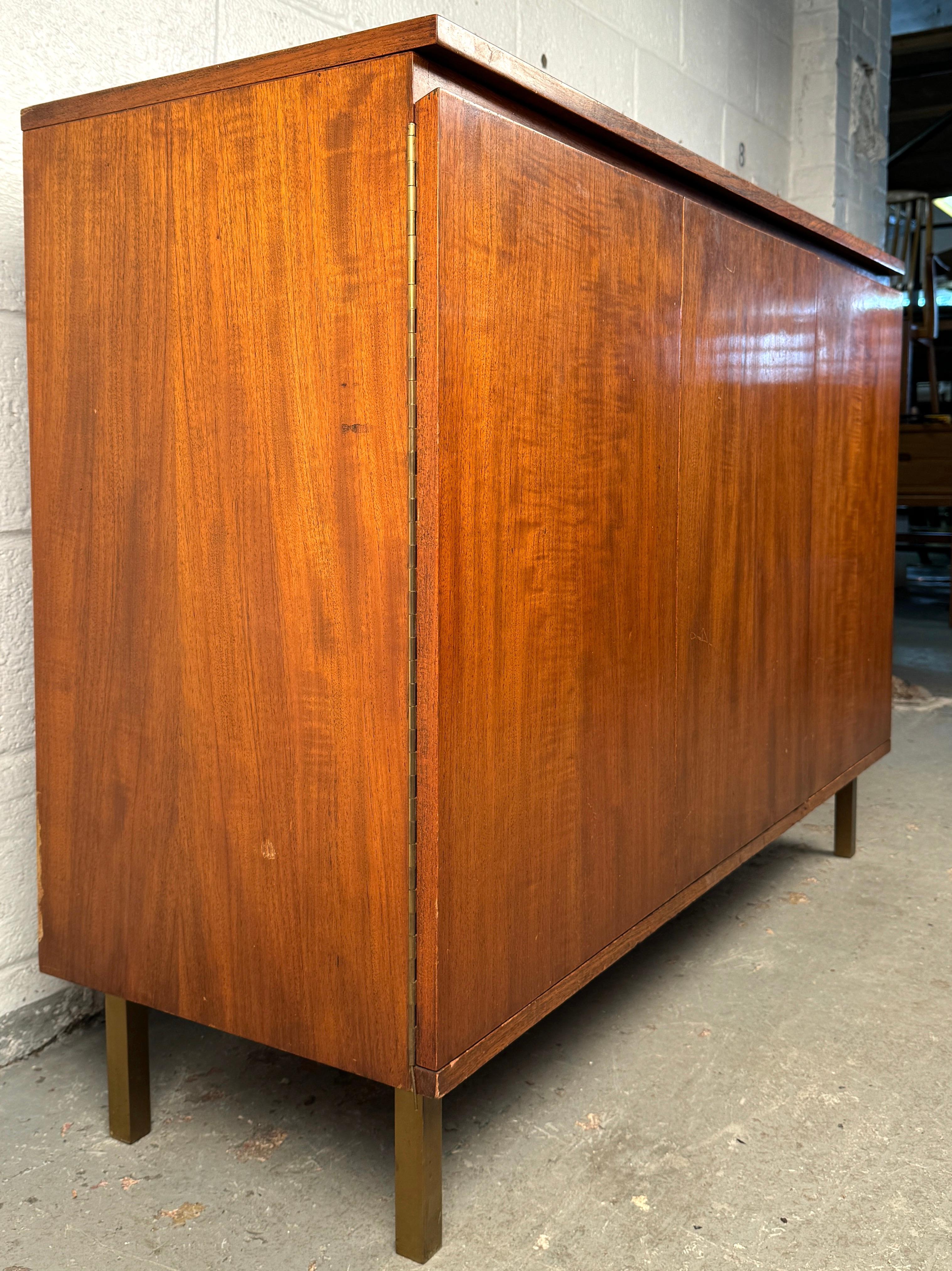 Américain Buffet de bar à sec moderne du milieu du siècle en vente