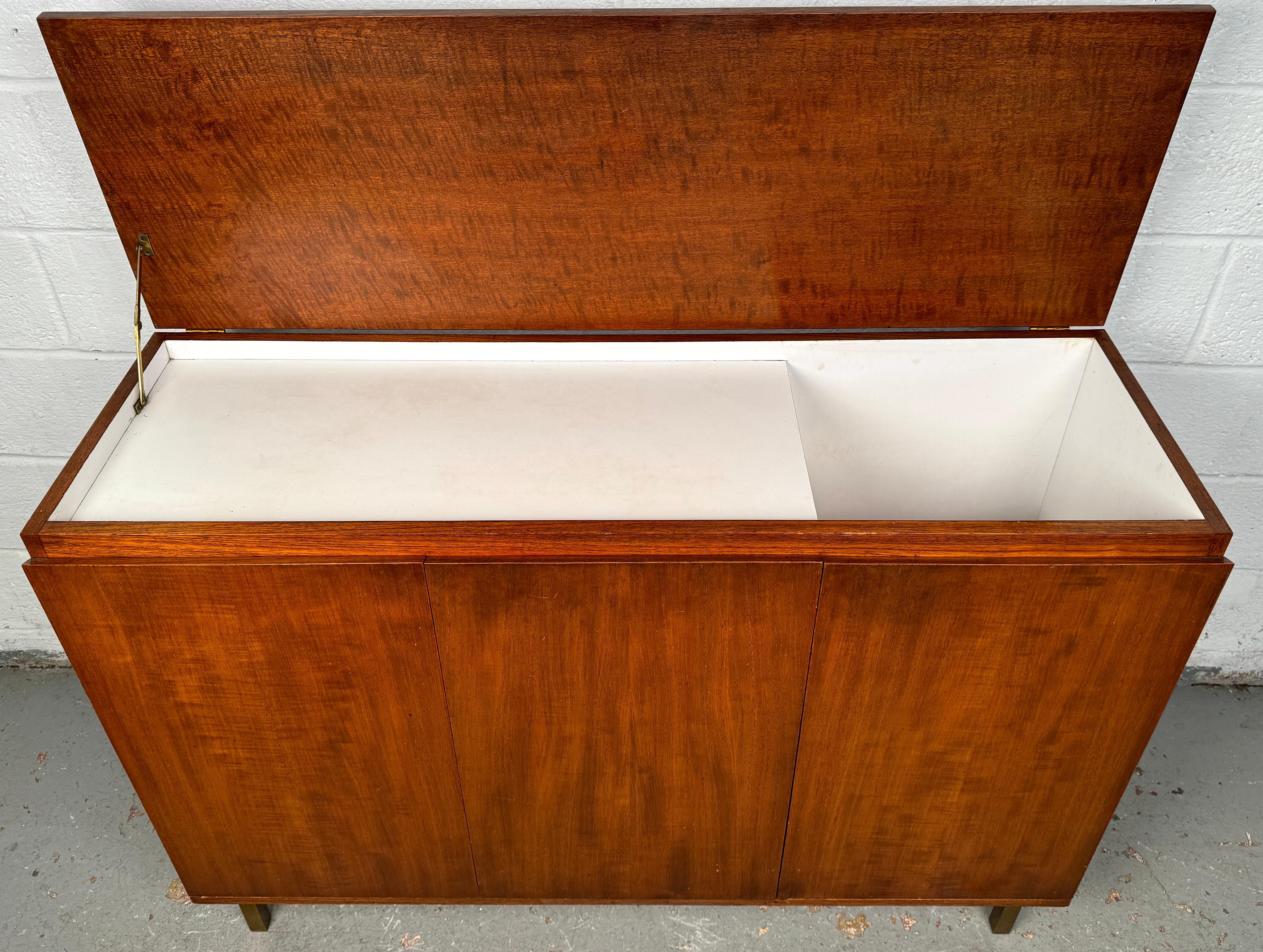 20ième siècle Buffet de bar à sec moderne du milieu du siècle en vente