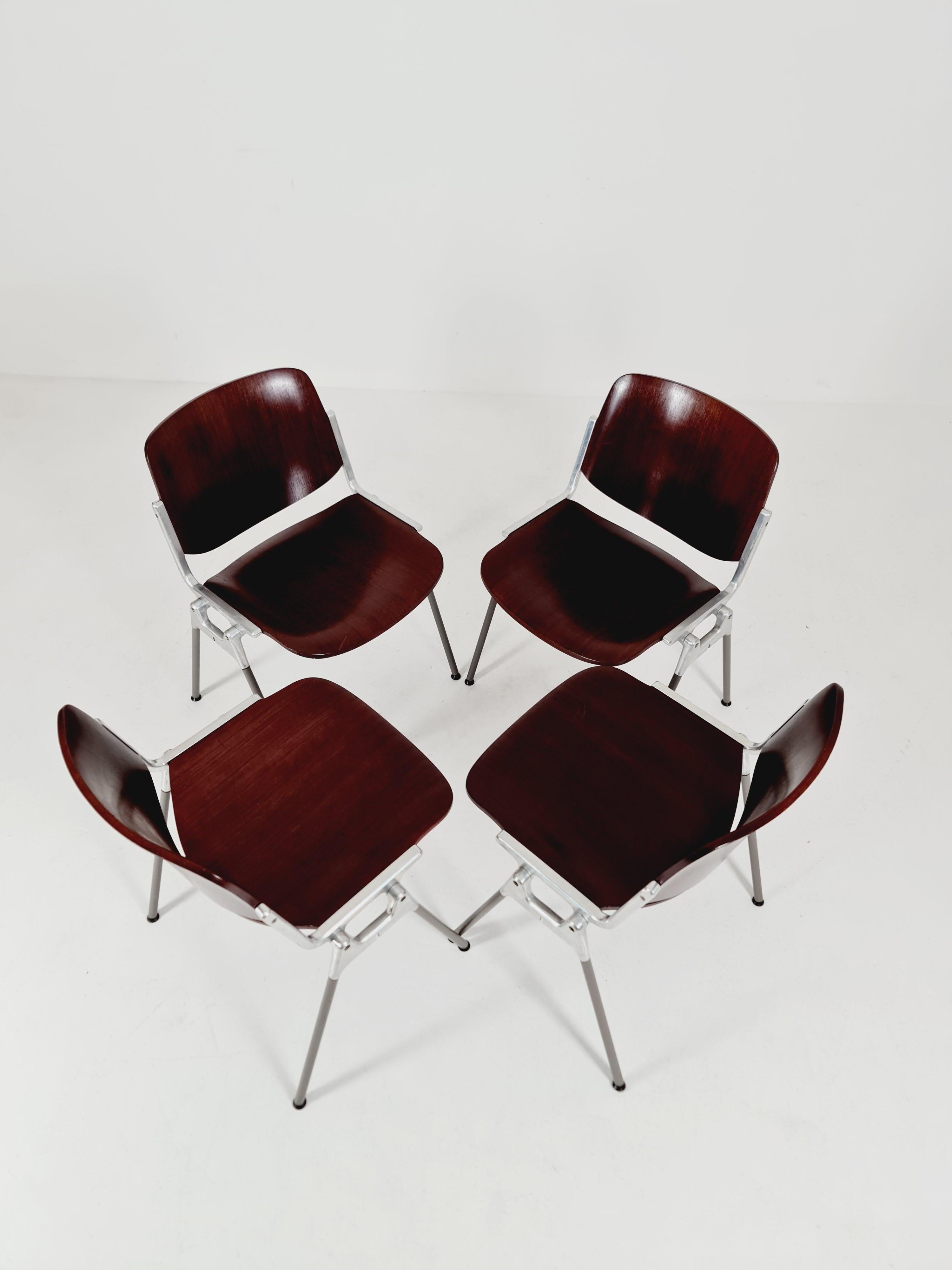 Chaises DSC modernes du milieu du siècle par Giancarlo Piretti pour Anonima Castelli 1970 en vente 4