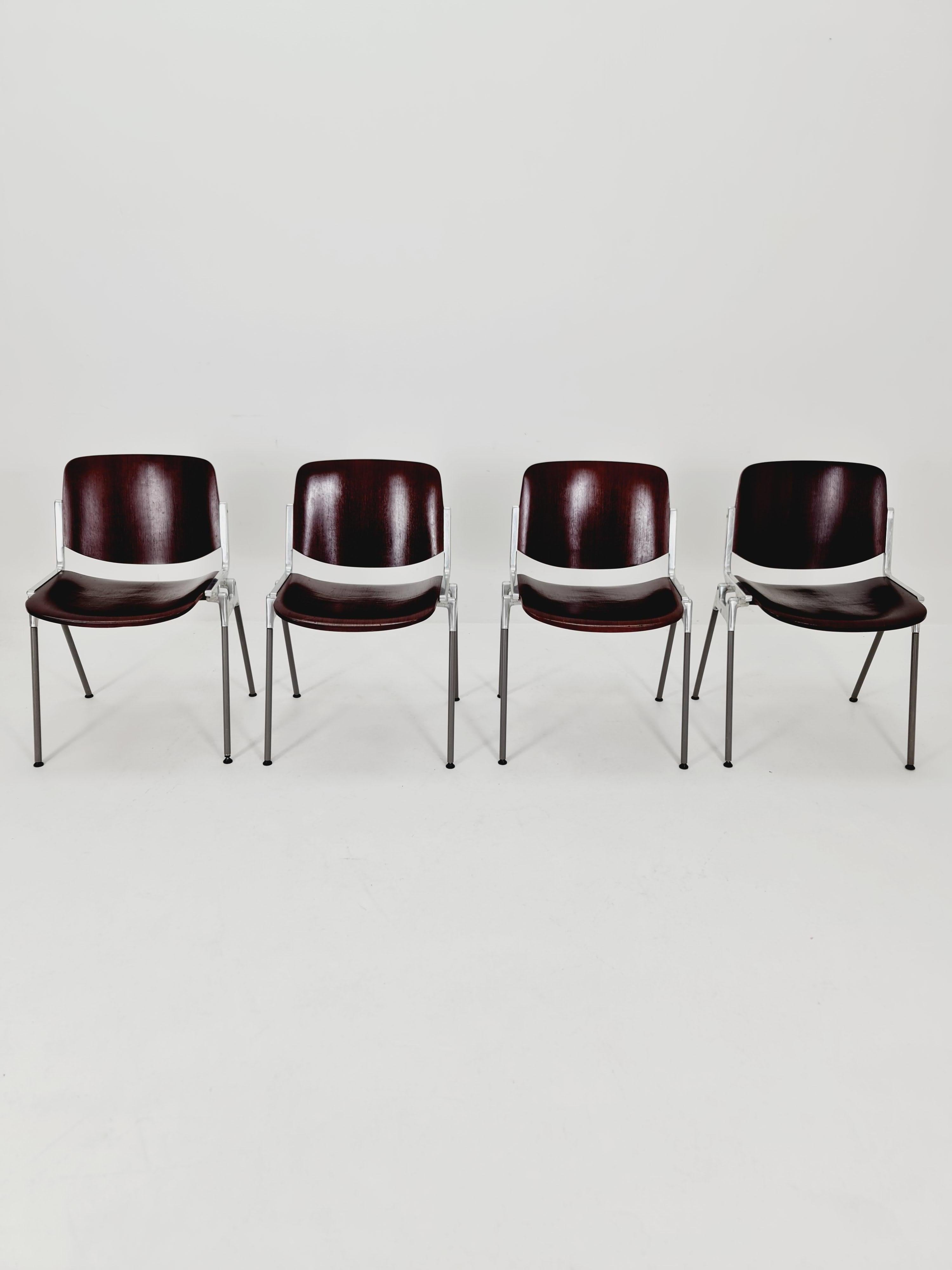 italien Chaises DSC modernes du milieu du siècle par Giancarlo Piretti pour Anonima Castelli 1970 en vente
