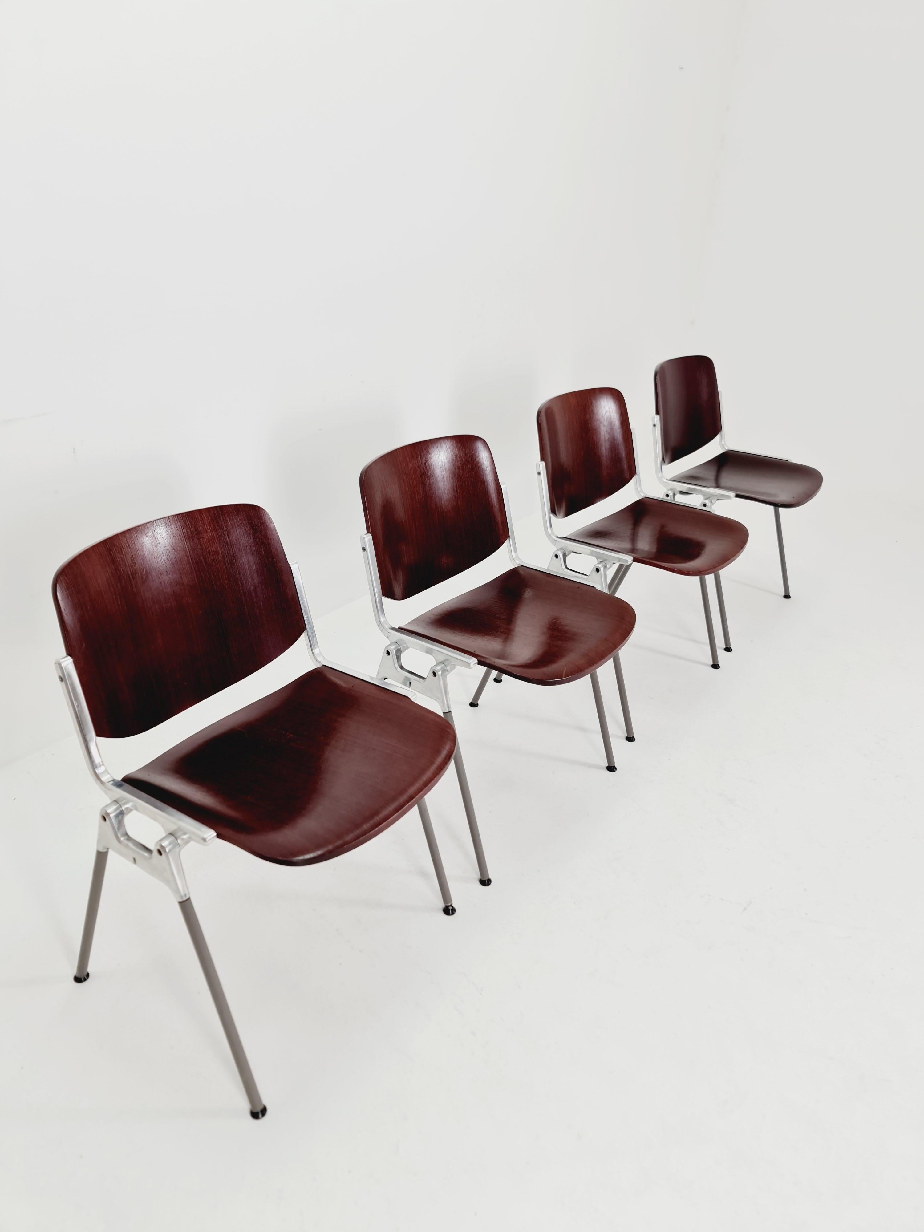 Chaises DSC modernes du milieu du siècle par Giancarlo Piretti pour Anonima Castelli 1970 Bon état - En vente à Gaggenau, DE