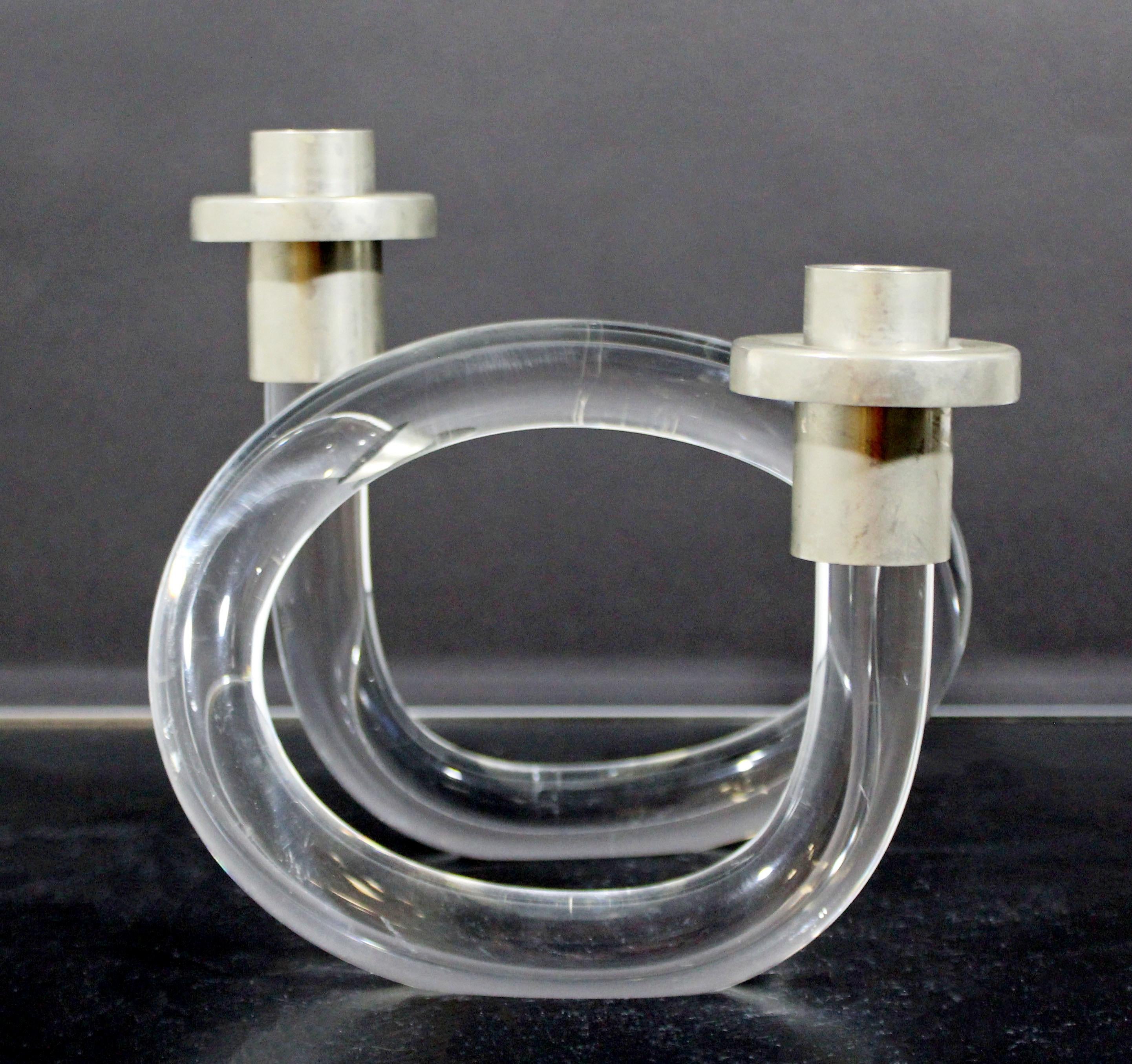 For your consideration is a gorgeous, dual headed, Lucite and aluminum candleholder, by Dorothy Thorpe, circa 1970s. In excellent vintage condition. The dimensions are 8