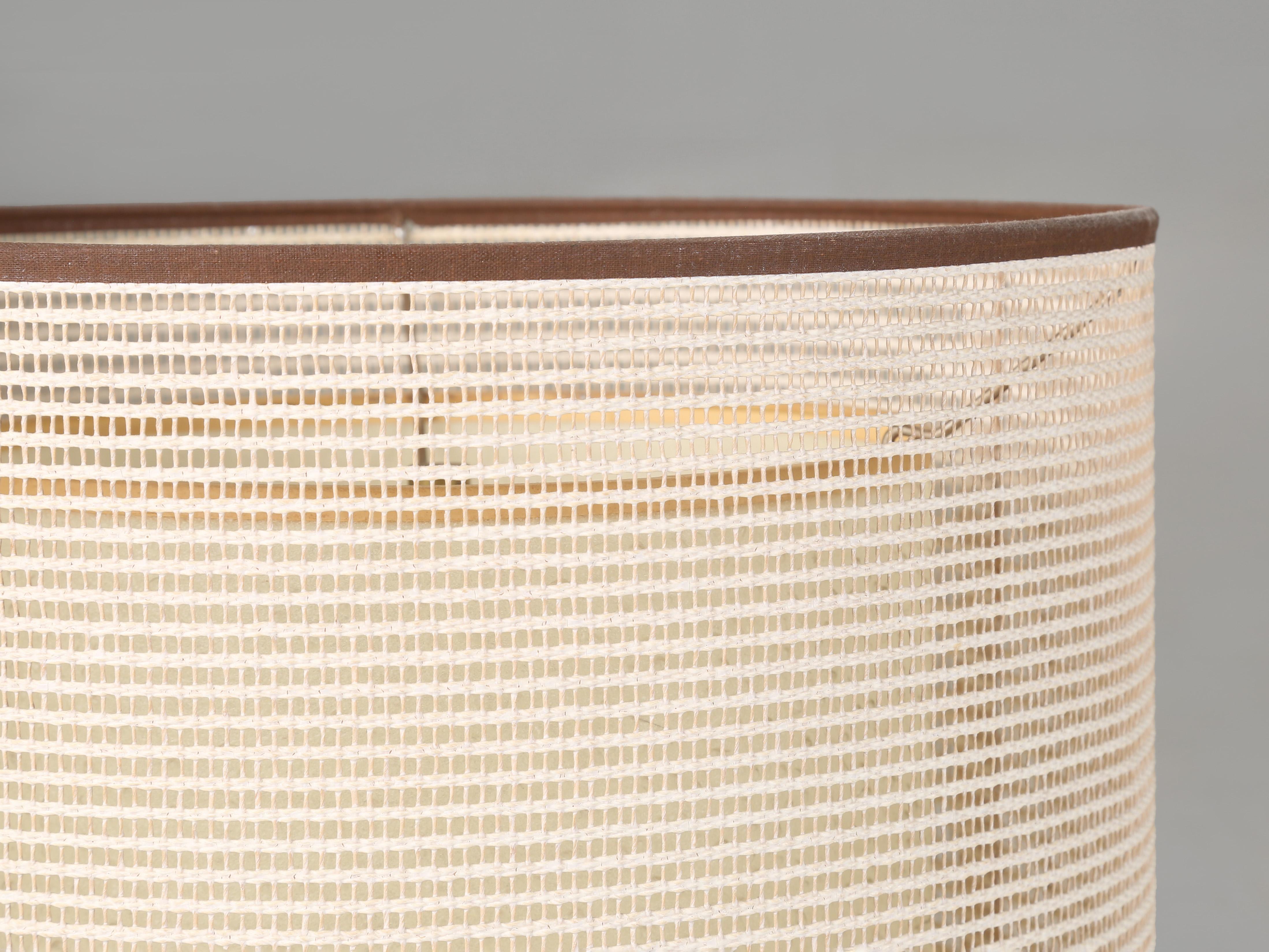 Fatto a mano Mid-Century Modern a doppia parabola interna ed esterna con un corpo dal design esagonale c1960's in vendita