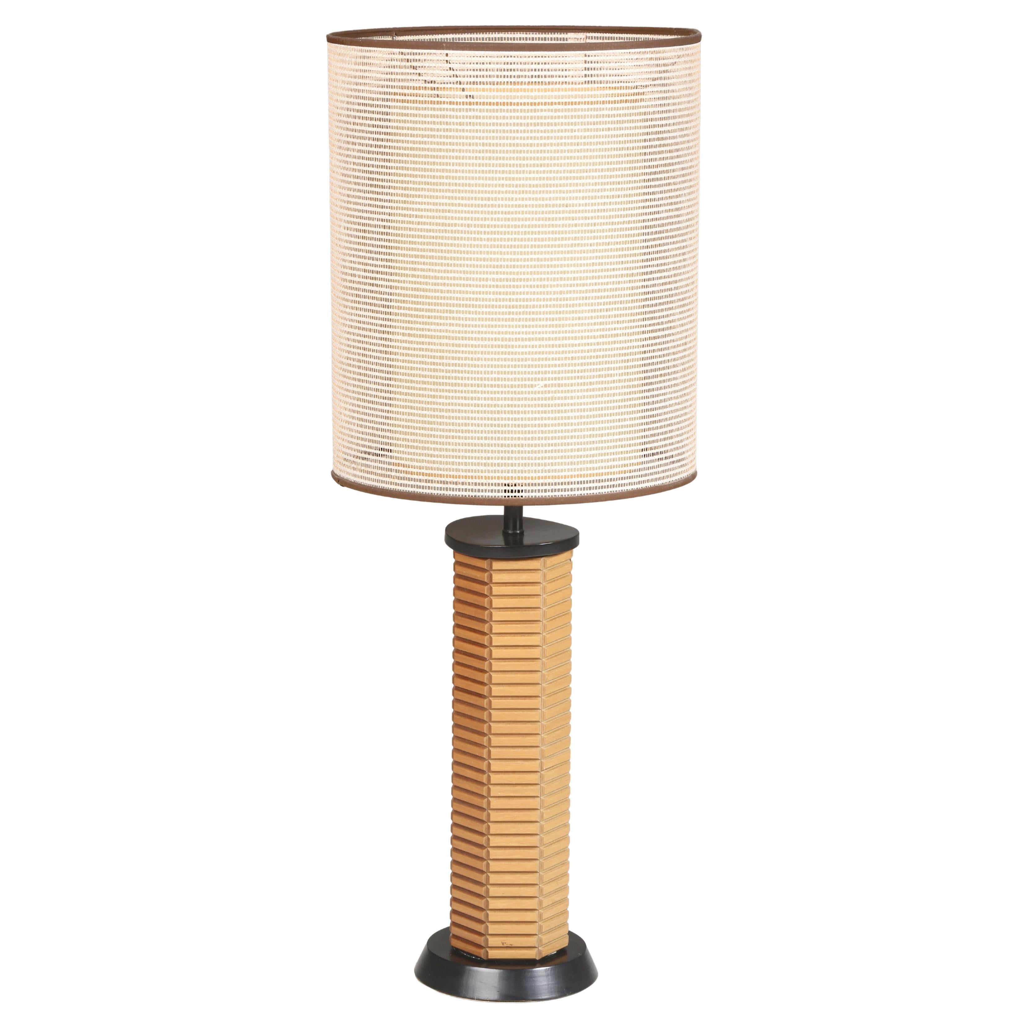 Mid-Century Modern a doppia parabola interna ed esterna con un corpo dal design esagonale c1960's in vendita