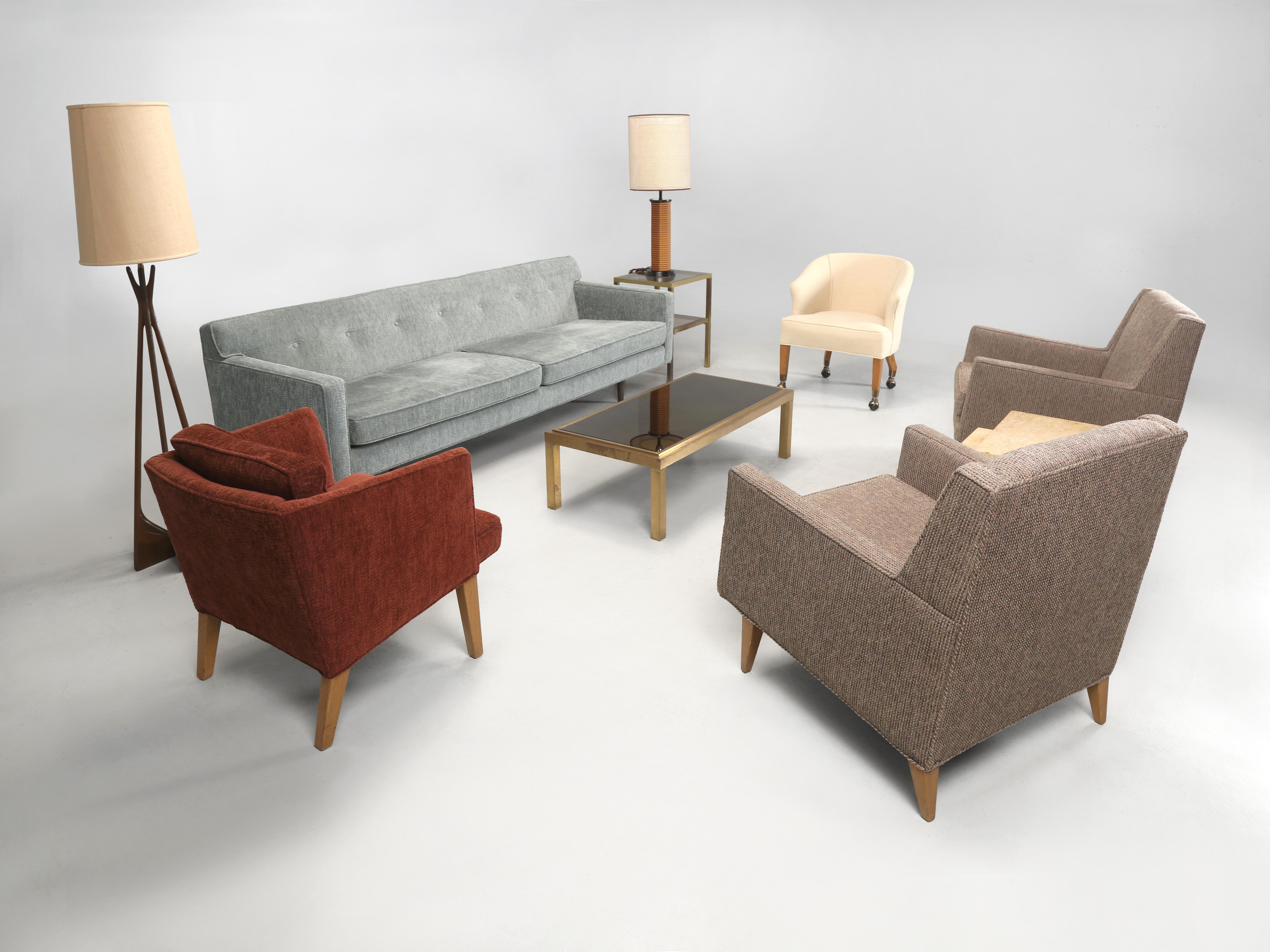 Mid-Century Modern Dunbar Sofa Äußerst bequem und in bemerkenswertem Zustand im Angebot 2