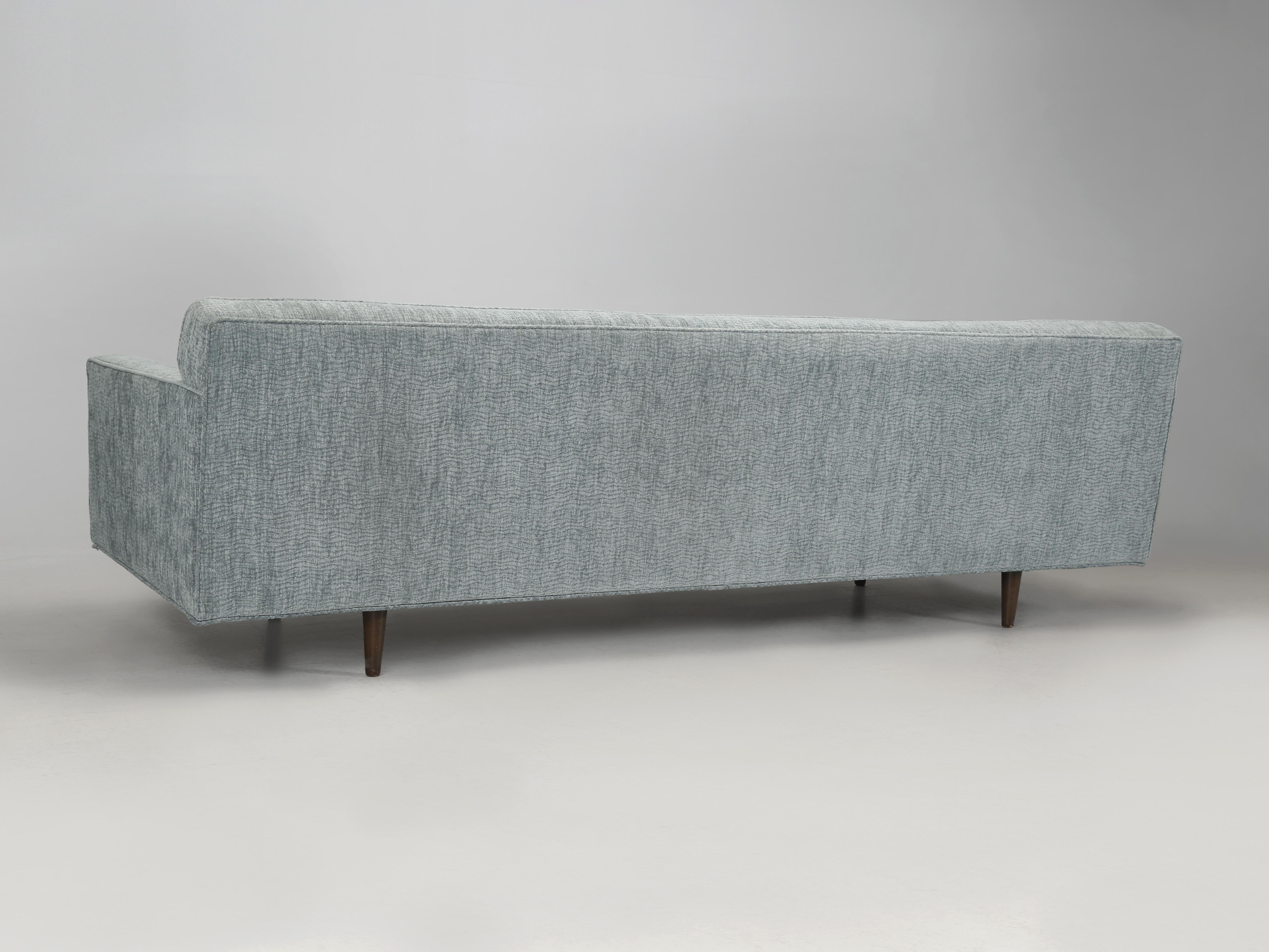 Mid-Century Modern Dunbar Sofa Äußerst bequem und in bemerkenswertem Zustand (amerikanisch) im Angebot