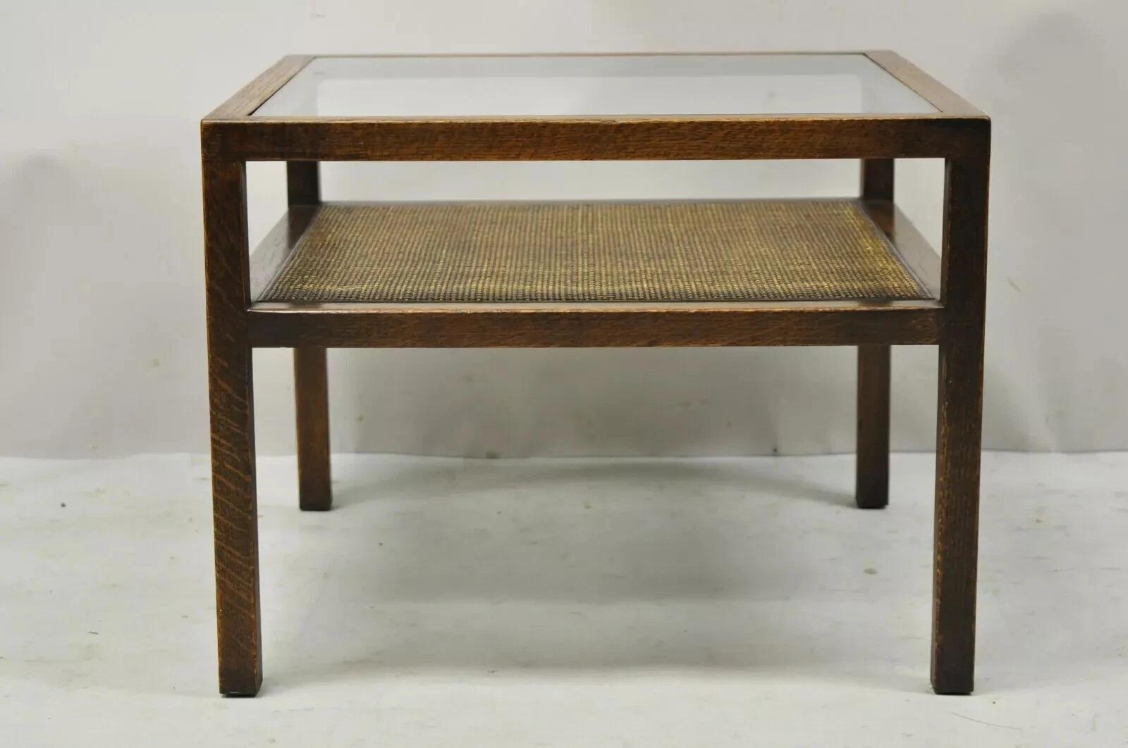 Table d'appoint carrée de style Dunbar, mi-siècle moderne, en chêne et rotin, à 2 étages avec plateau en verre en vente 4