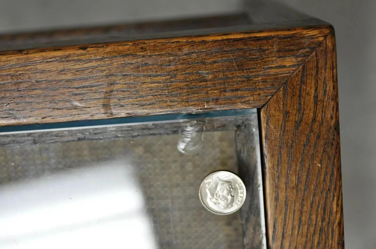 Table d'appoint carrée de style Dunbar, mi-siècle moderne, en chêne et rotin, à 2 étages avec plateau en verre en vente 2