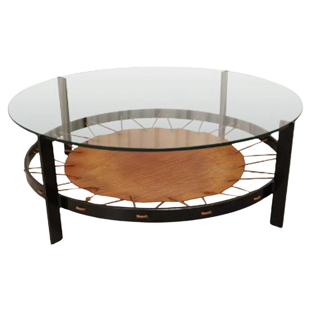 Table basse safari hollandaise ronde en verre, acier et cuir, mi-siècle moderne  en vente