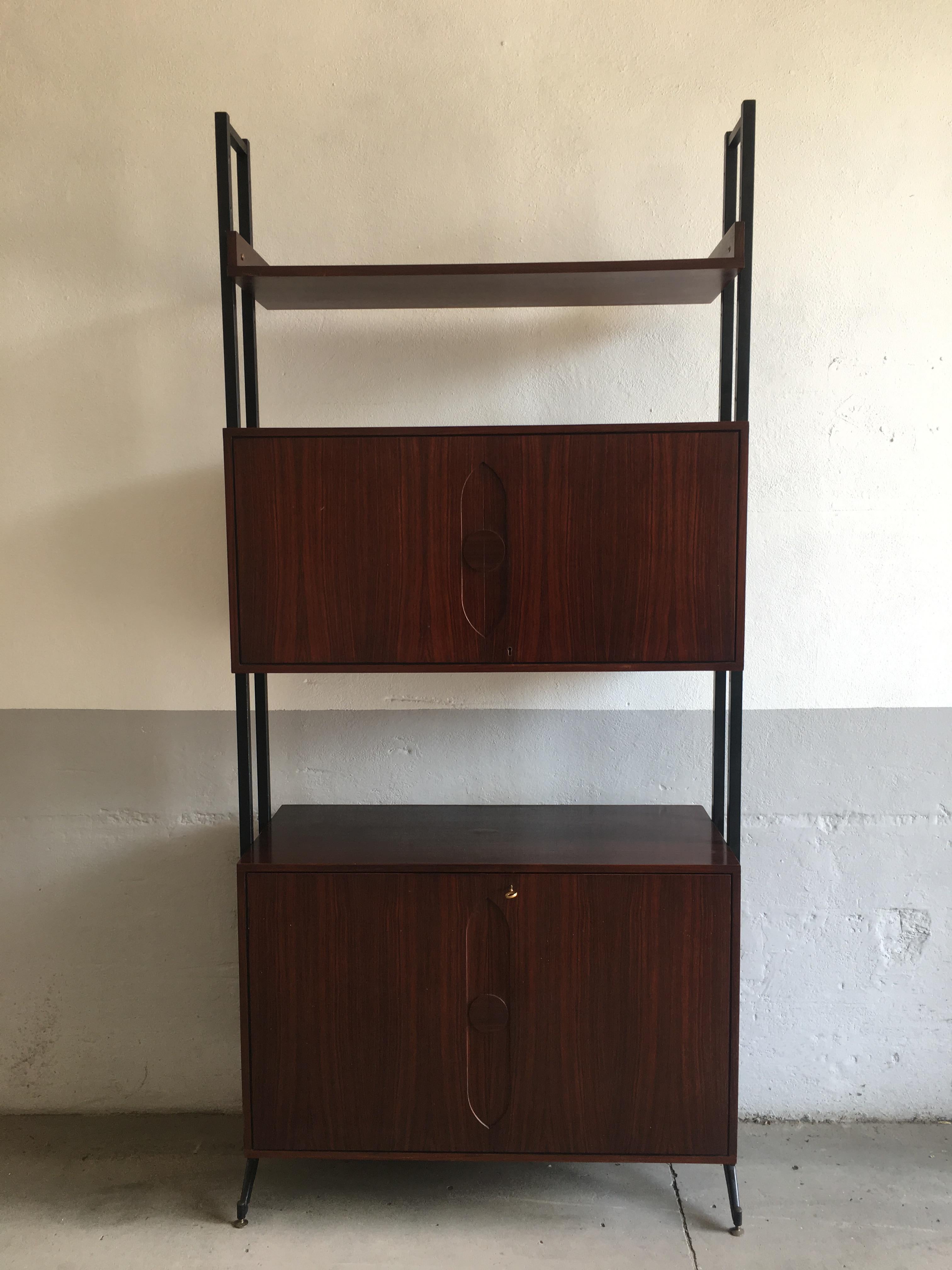 Mid-Century Modern Dutch Wooden Bookcase with Shelf and Cabinets, 1970s In Good Condition For Sale In Prato, IT