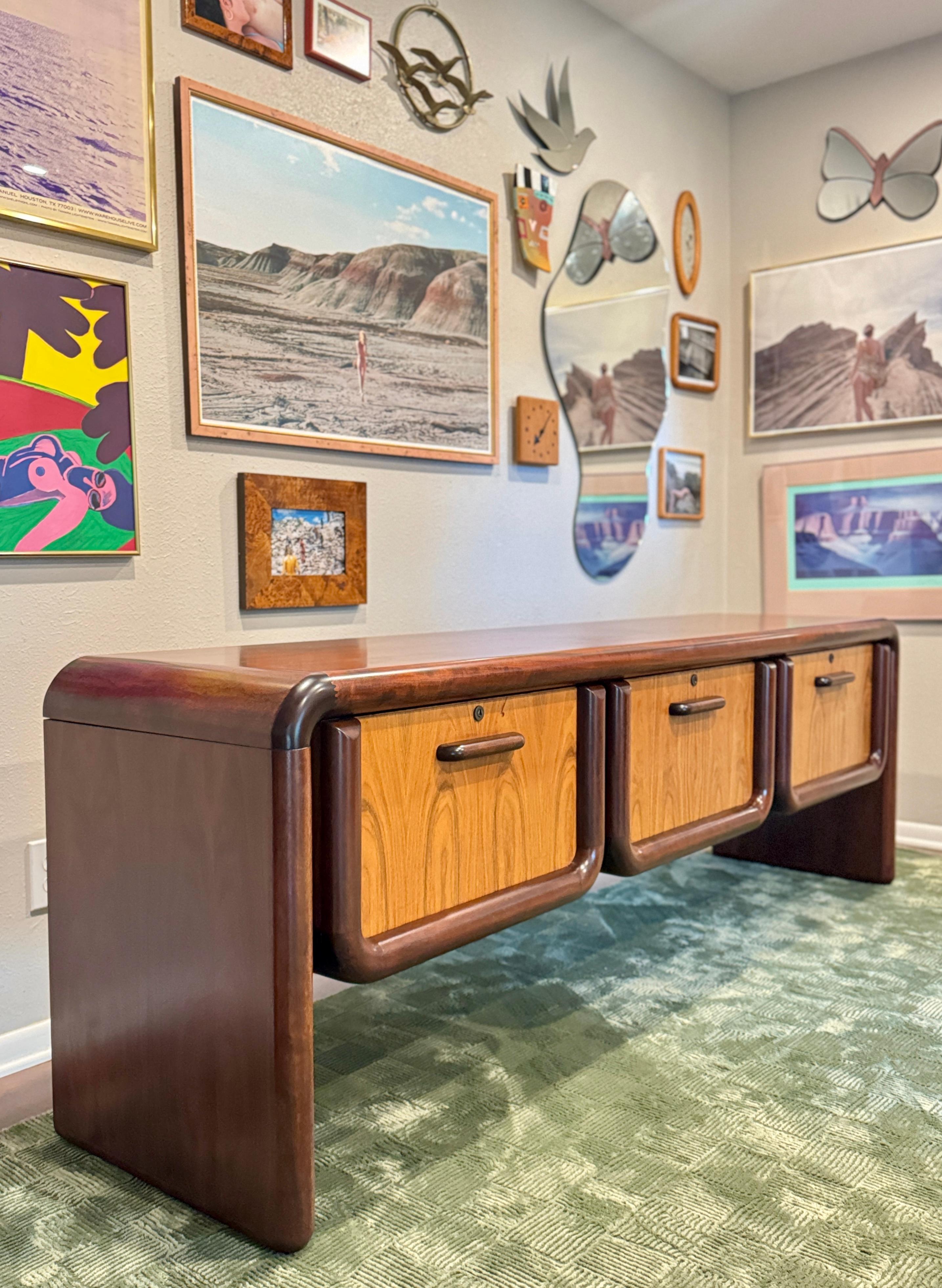 Mid century modern Dyrlund “Supreme” credenza in rosewood, circa 1970s 10