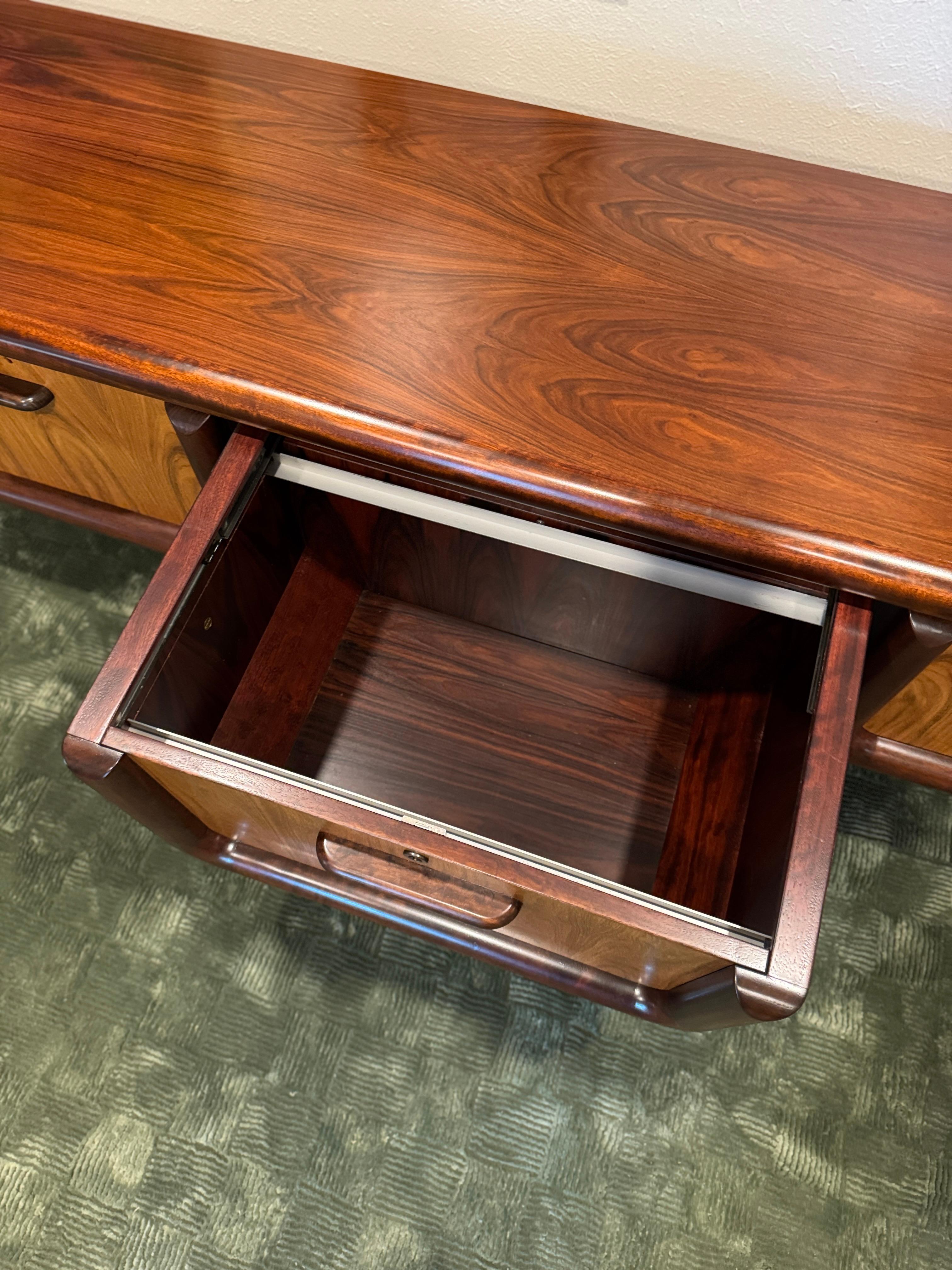 Mid century modern Dyrlund “Supreme” credenza in rosewood, circa 1970s 1