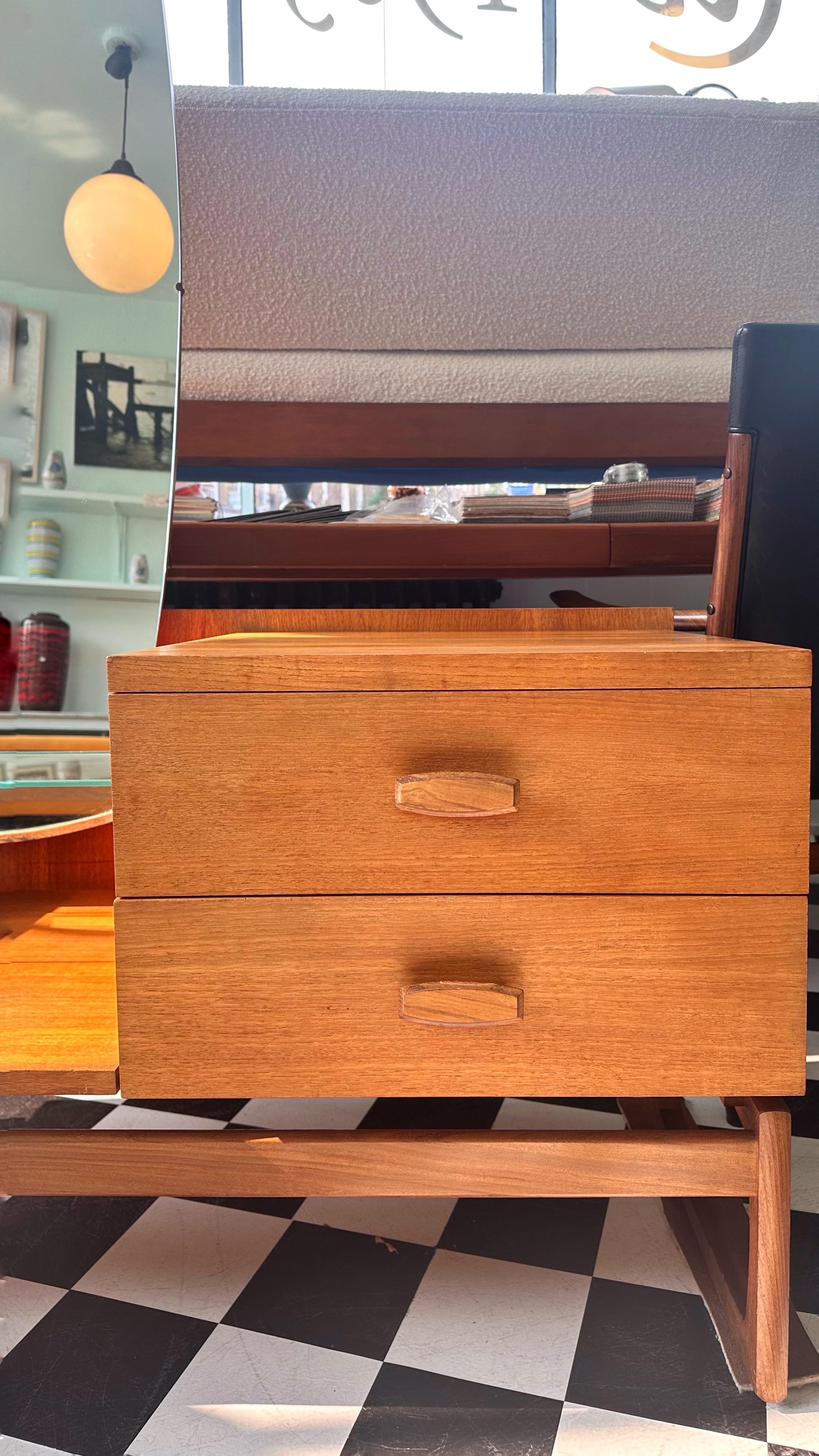 Mid-Century Modern E Gomme G Plan Quadrille Teak Dressing Table For Sale 1