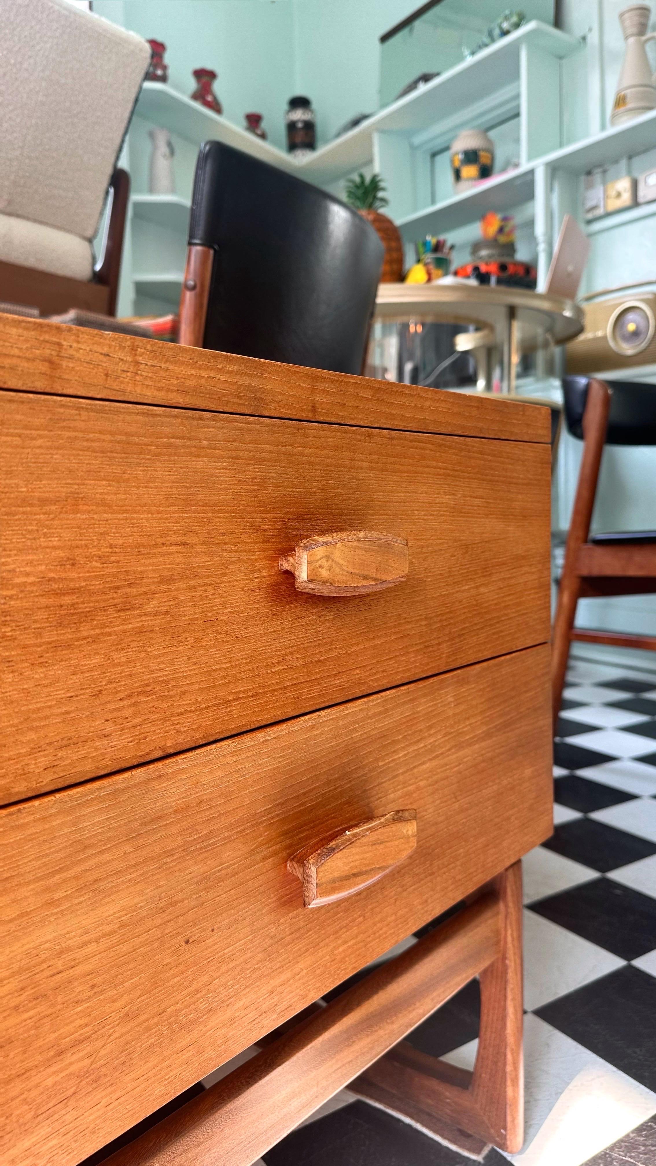 Mid-Century Modern E Gomme G Plan Quadrille Teak Dressing Table For Sale 3