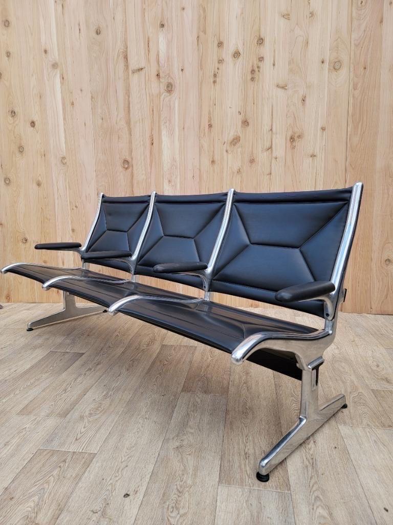 Mid-Century Modern Eames 3 Tandem Sling Airport Bench for Herman Miller In Good Condition In Chicago, IL