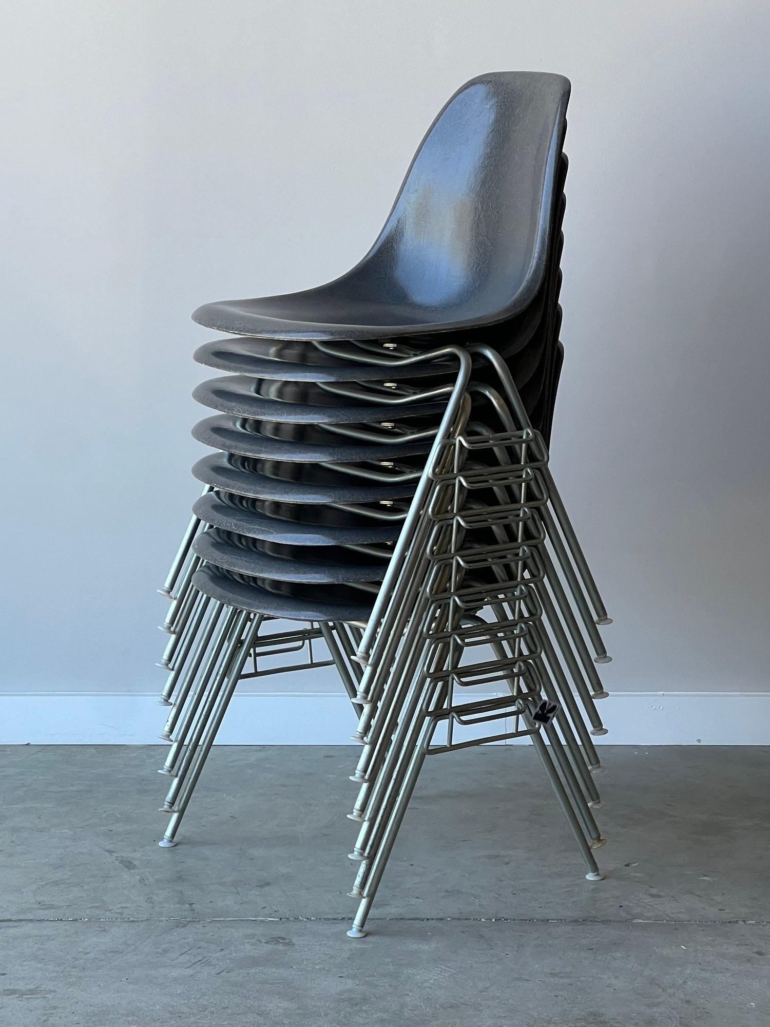 Américain Chaises Eames DSS modernes du milieu du siècle dernier - Lot de 8 en vente