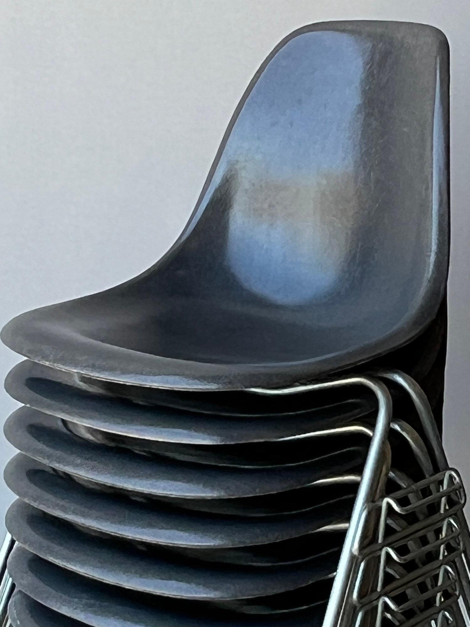 Fin du 20e siècle Chaises Eames DSS modernes du milieu du siècle dernier - Lot de 8 en vente