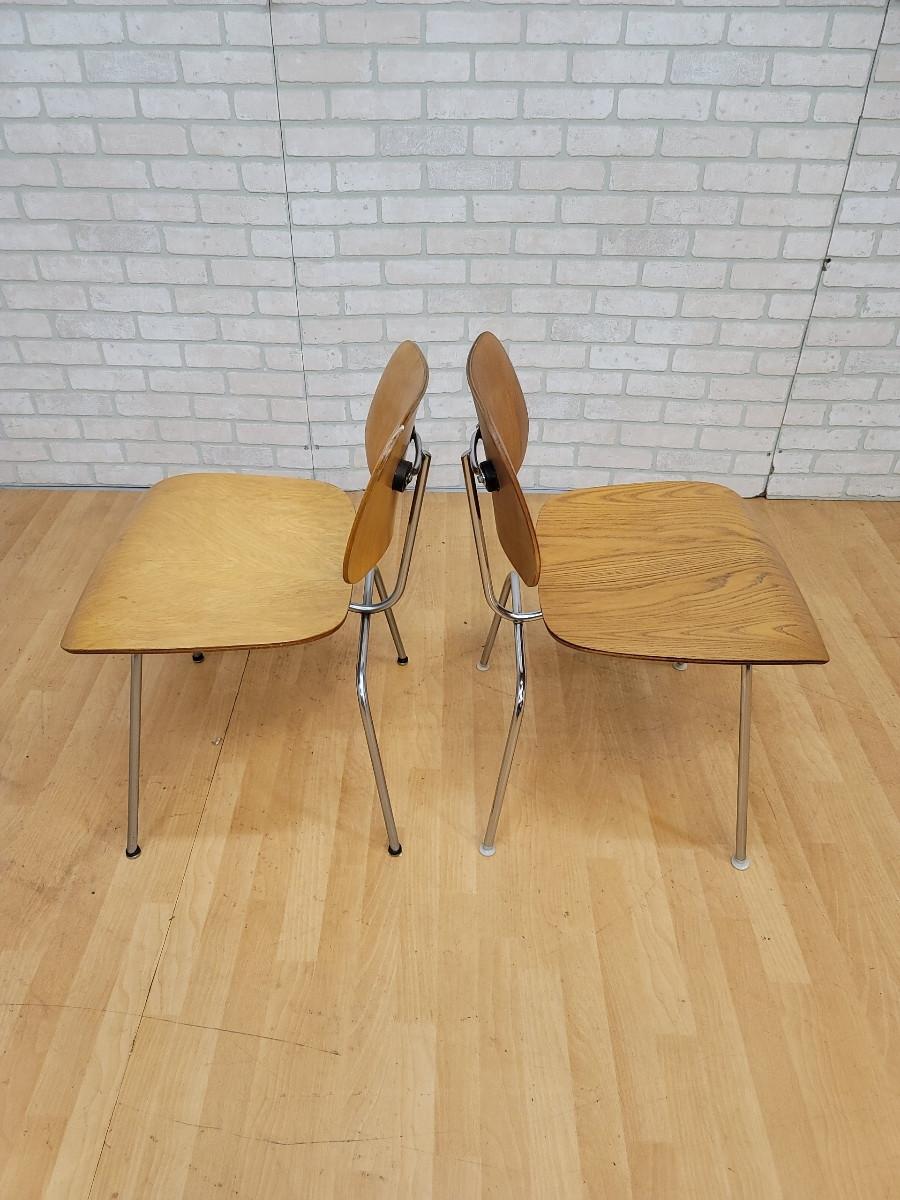 Sillas de madera contrachapada estilo Eames para Herman Miller de mediados del siglo XX - Juego de 2 Moderno de mediados de siglo en venta