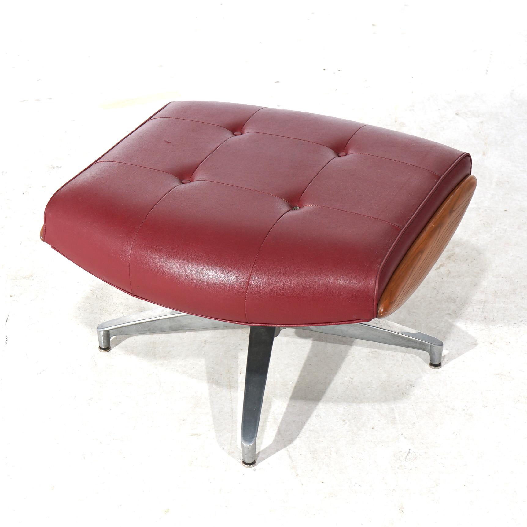 Mid Century Modern Eames for Miller Faux Leather, Wood & Chrome Ottoman C1950 In Good Condition In Big Flats, NY