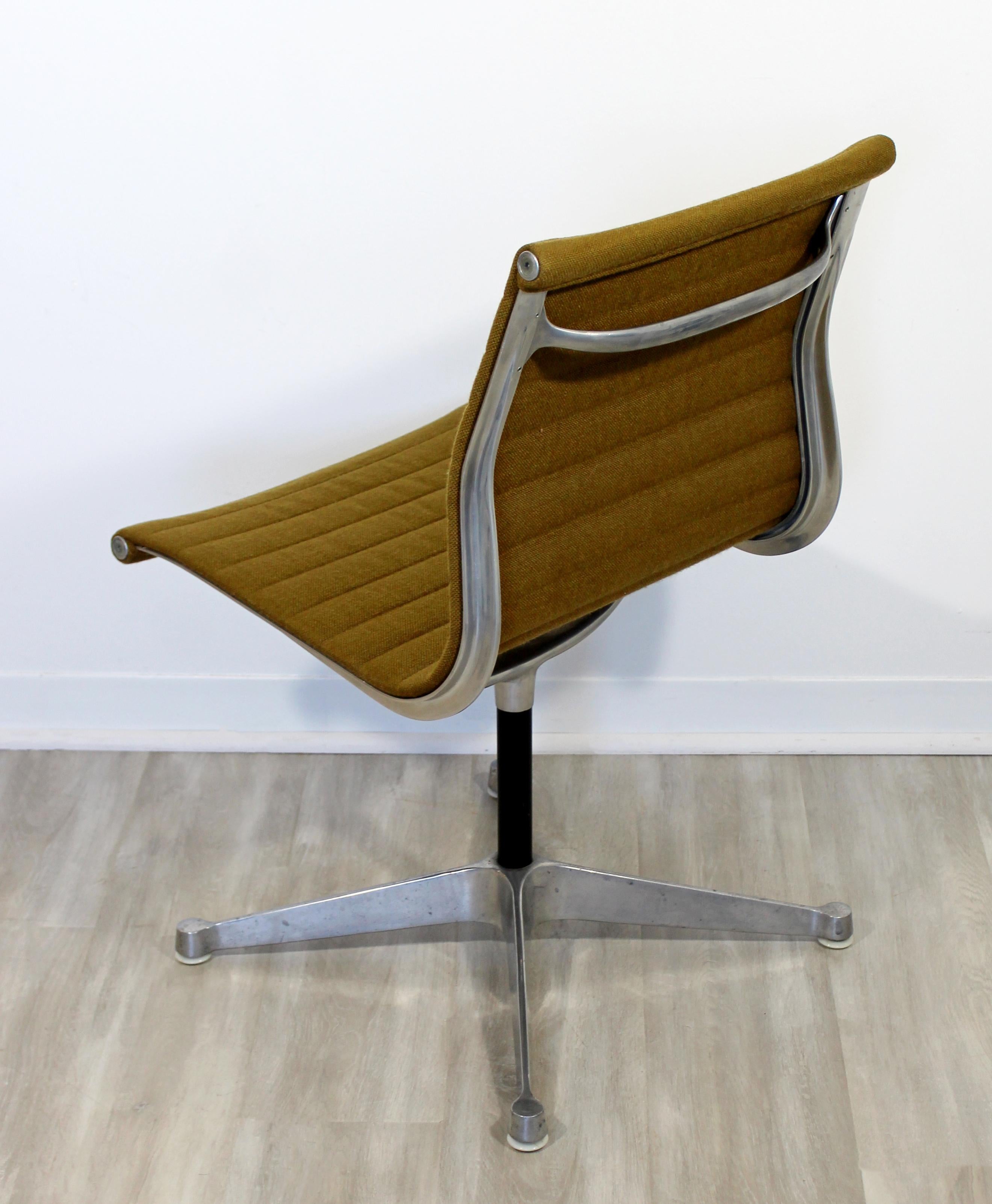 Mid-20th Century Mid-Century Modern Eames Herman Miller Aluminum Group Side Chair, 1950s