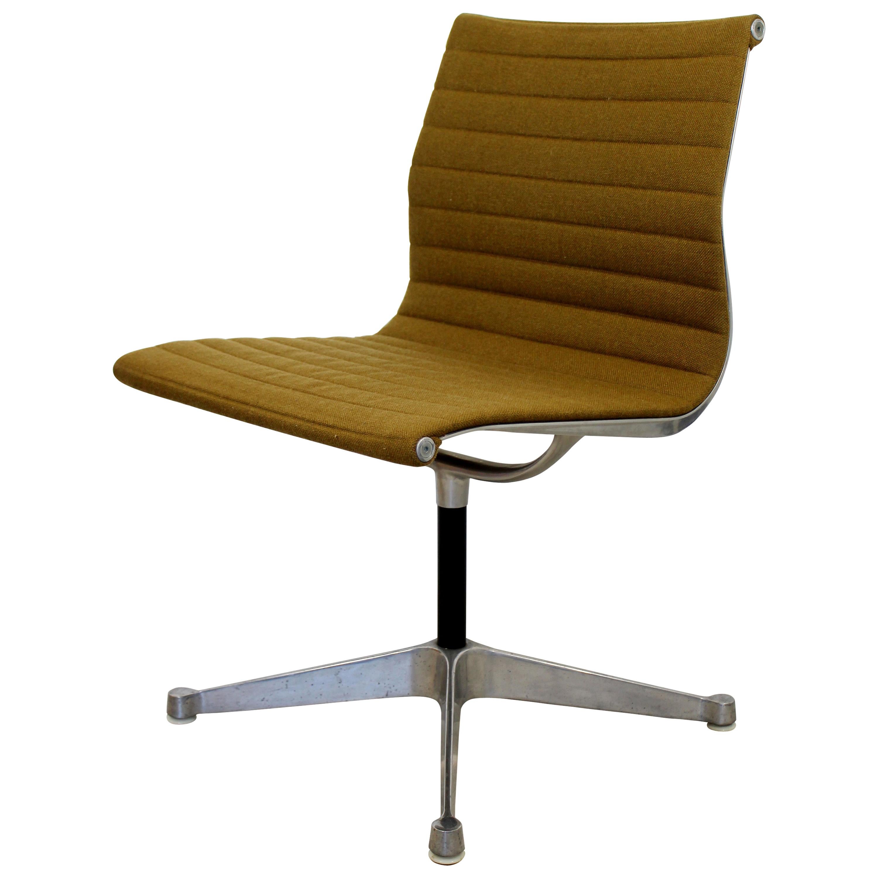 Mid-Century Modern Eames Herman Miller Aluminum Group Side Chair, 1950s