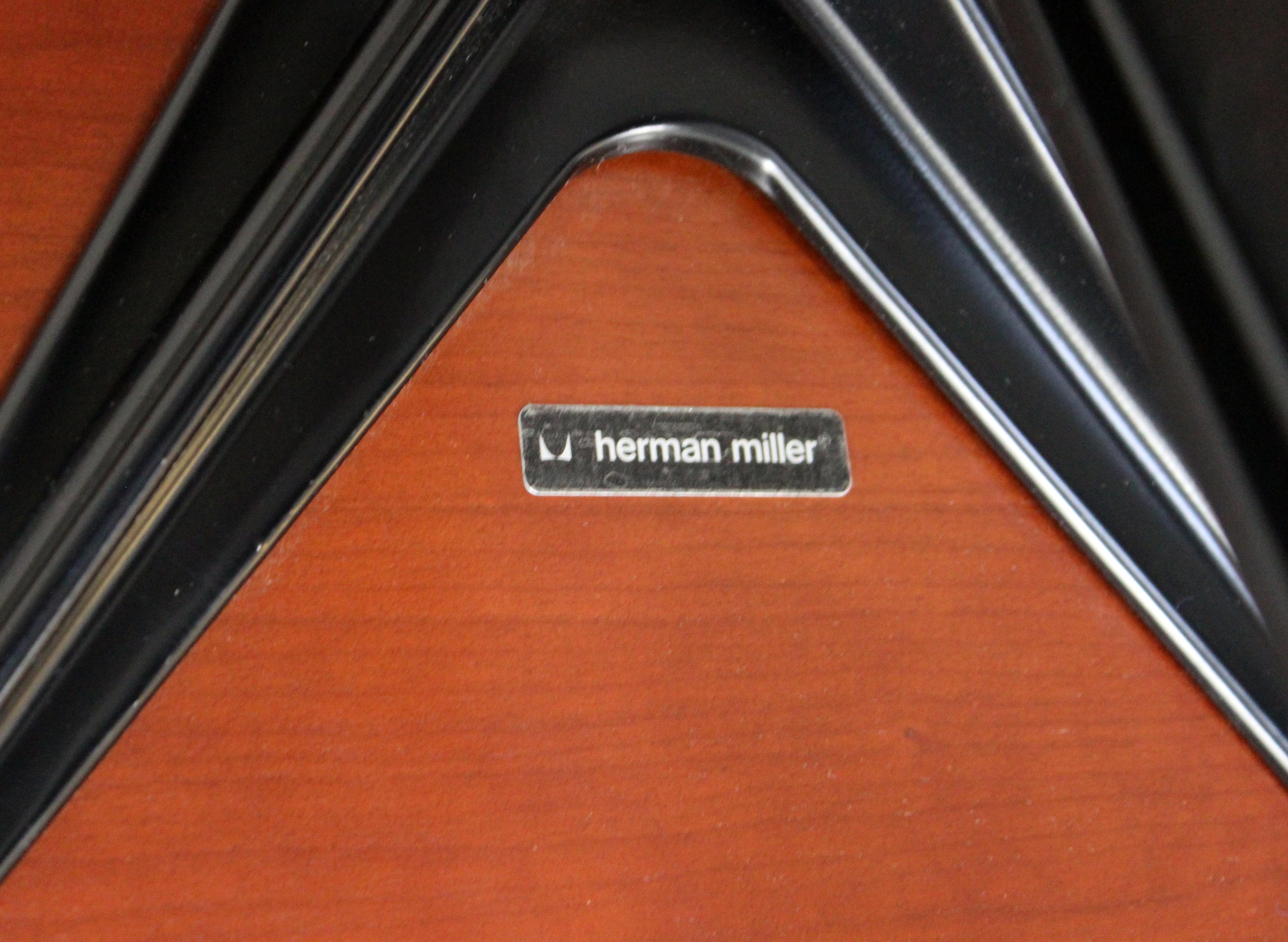 Mid-Century Modern Eames Herman Miller Classic Walnut Lounge Chair Ottoman 1980s 3
