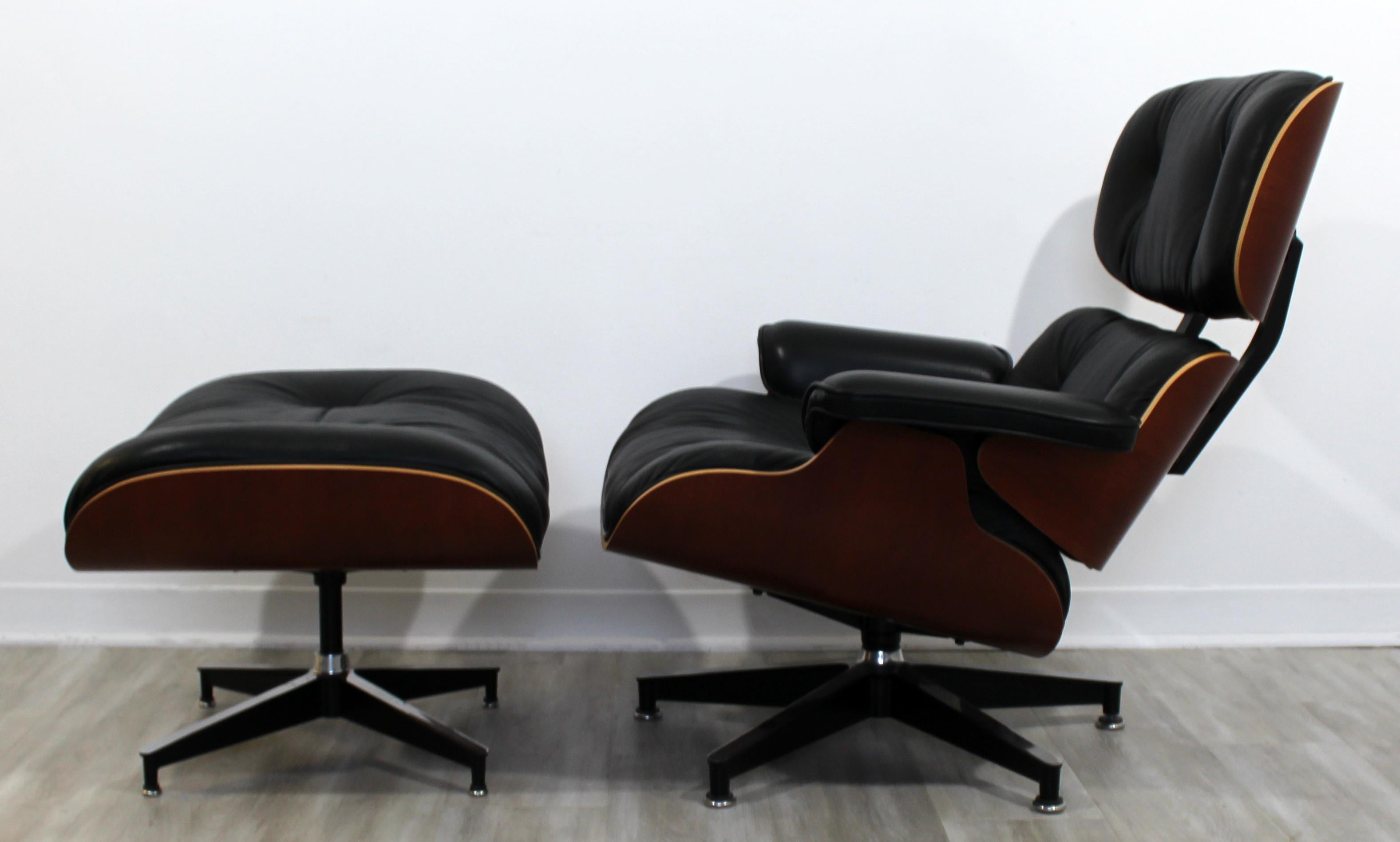 Late 20th Century Mid-Century Modern Eames Herman Miller Classic Walnut Lounge Chair Ottoman 1980s