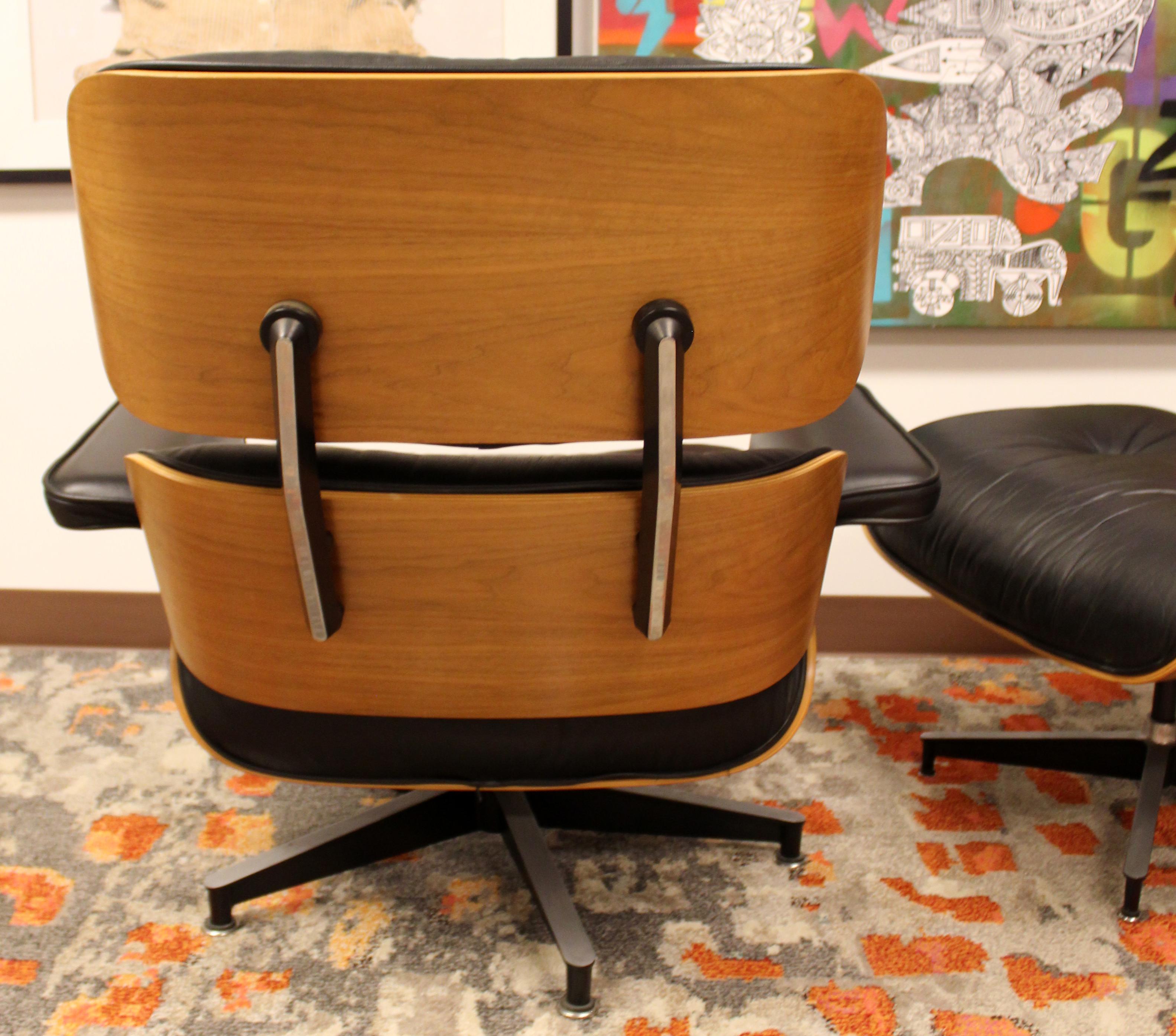 Leather Mid-Century Modern Eames Herman Miller Classic Walnut Lounge Chair Ottoman 1980s