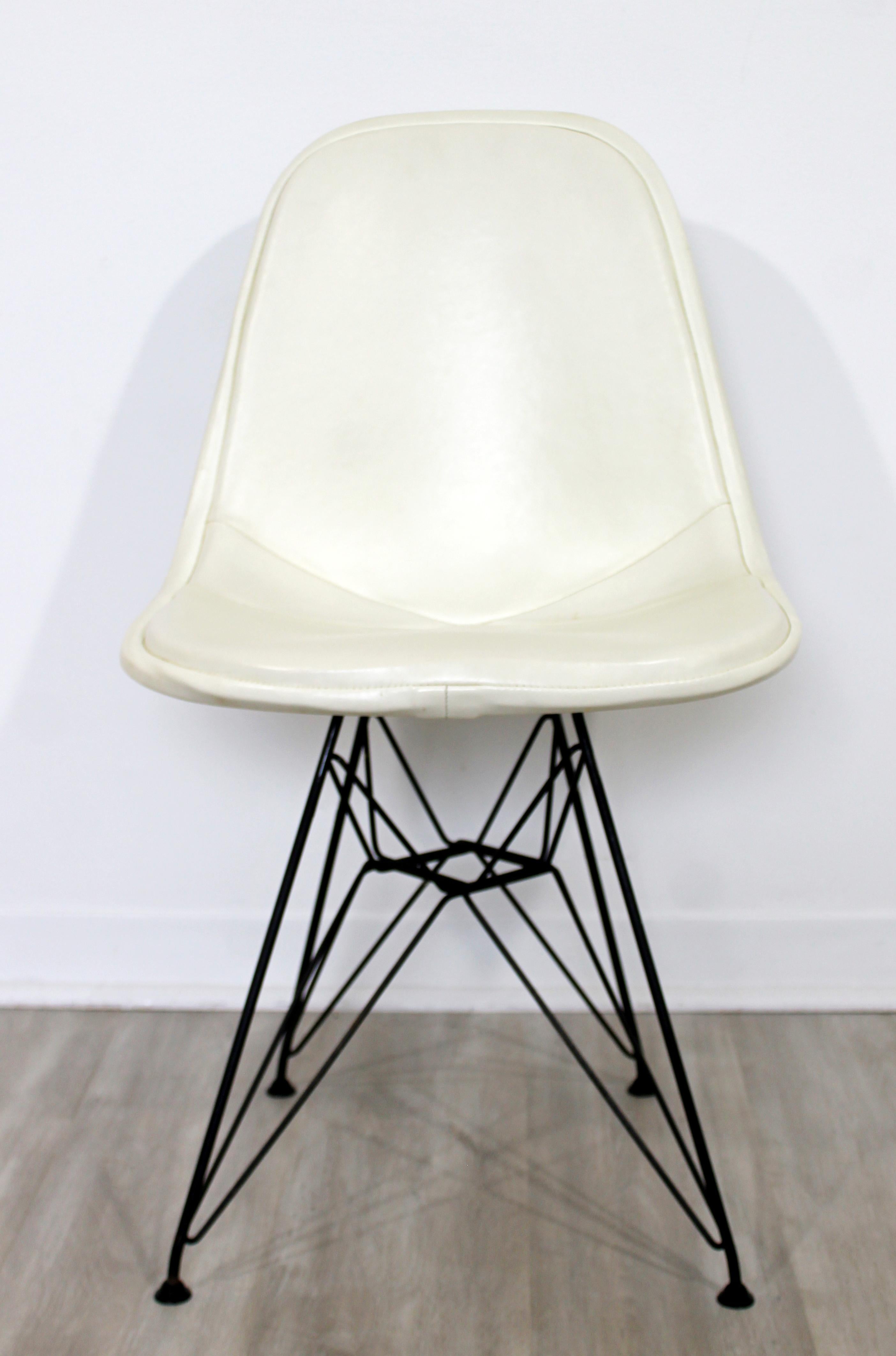For your consideration is a fantastic, Charles Eames for Herman Miller, DKR side chair, with an 